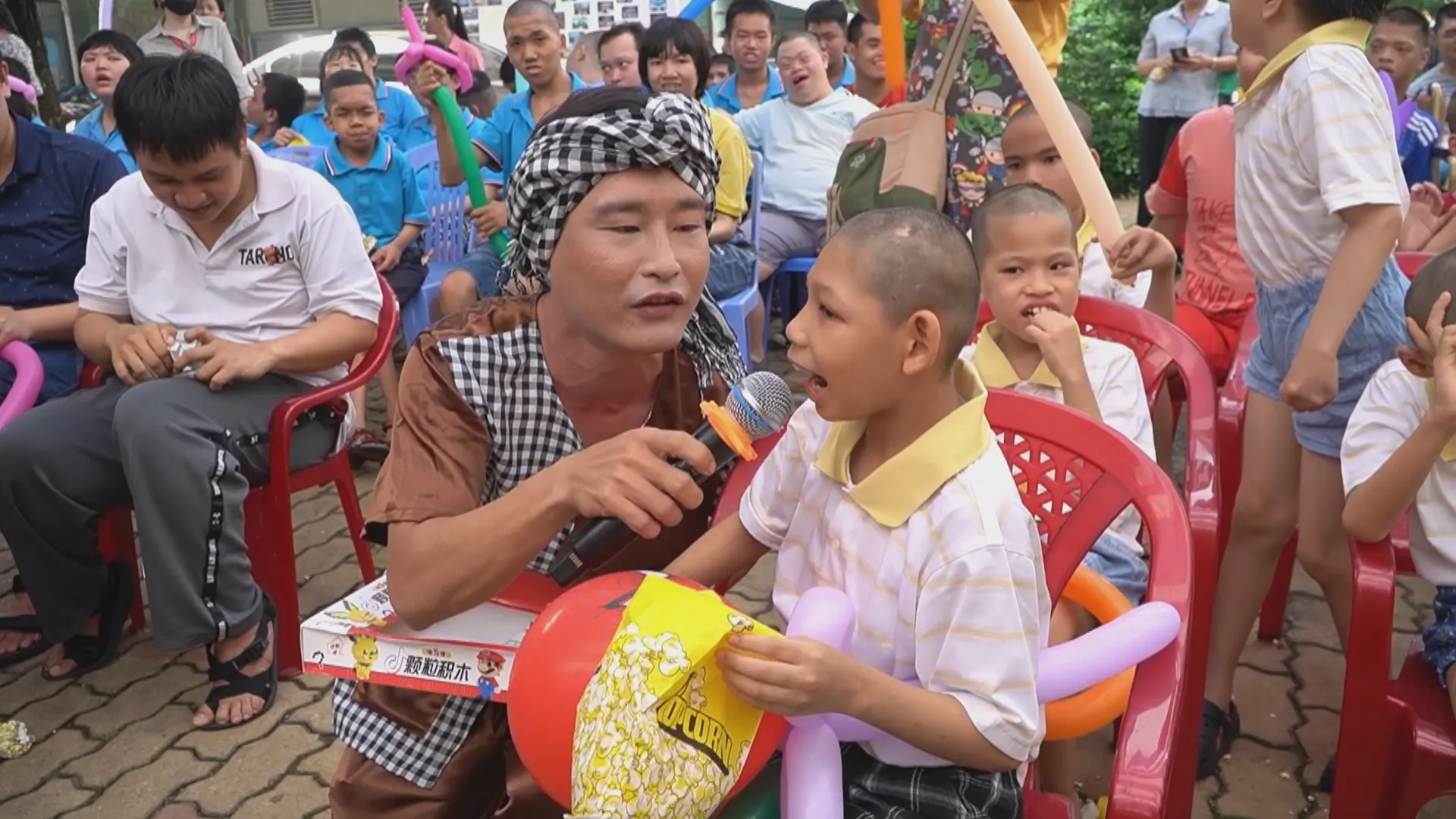 60 Giây Sáng ngày 16/9/2026 | Mưa lớn ngập trường, bộ đội dùng thuyền thúng “giải cứu” học sinh - Ảnh 5.