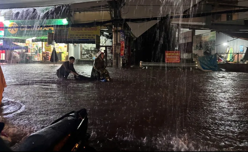 Dự báo mưa lớn ở khu vực Bắc Bộ, Thanh Hóa và Nghệ An - Ảnh 1.