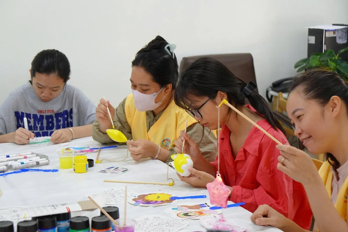 Trung thu rực rỡ giữa bệnh viện-h4