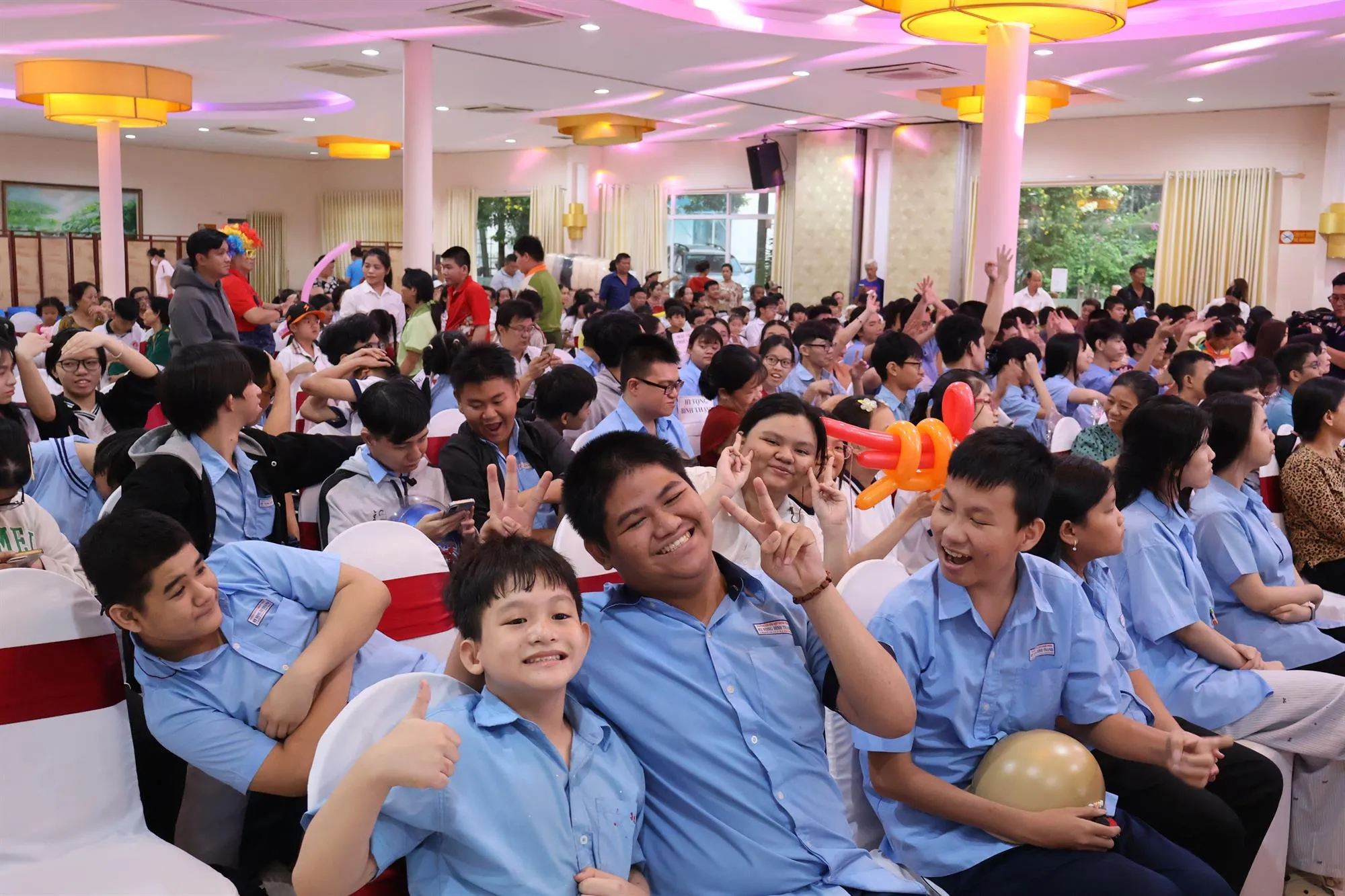 Các em nhỏ hào hứng khi tham dự chương trình “Mùa trăng yêu thương 2026” - Ảnh: Kim Anh