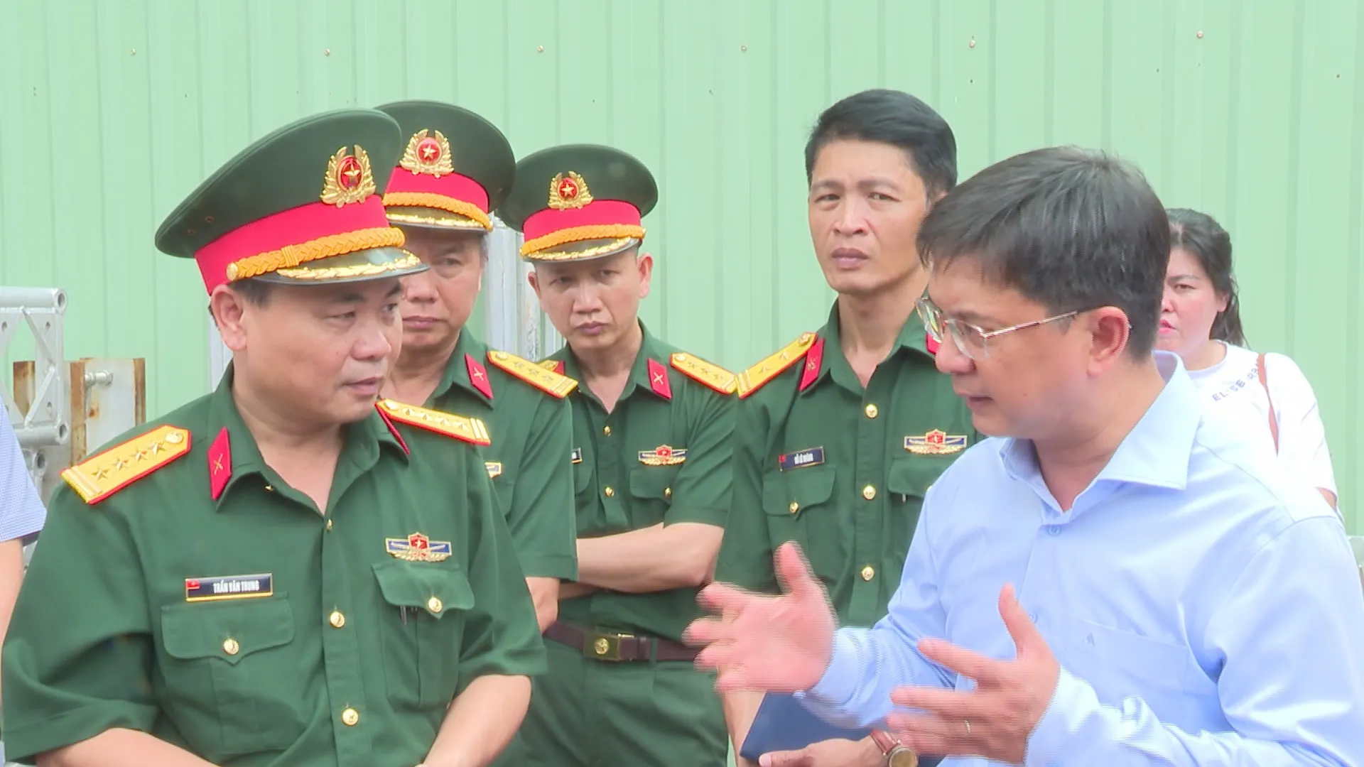 Thời sự HTV ngày 18/9/2026 | Góp ý dự án Luật Nuôi con nuôi: Bảo đảm tốt nhất quyền lợi của trẻ em - Ảnh 8. Thời sự HTV ngày 18/9/2026 | Góp ý dự án Luật Nuôi con nuôi: Bảo đảm tốt nhất quyền lợi của trẻ em - Ảnh 8.