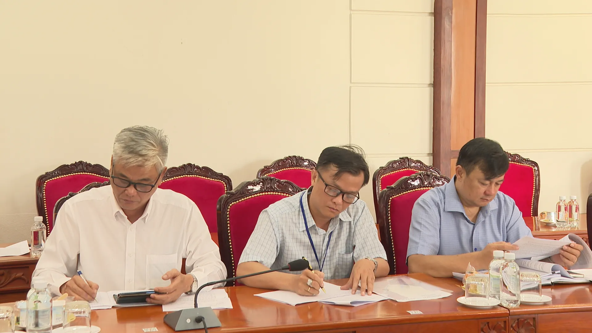 Thời sự HTV ngày 18/9/2026 | Góp ý dự án Luật Nuôi con nuôi: Bảo đảm tốt nhất quyền lợi của trẻ em - Ảnh 3. Thời sự HTV ngày 18/9/2026 | Góp ý dự án Luật Nuôi con nuôi: Bảo đảm tốt nhất quyền lợi của trẻ em - Ảnh 3.