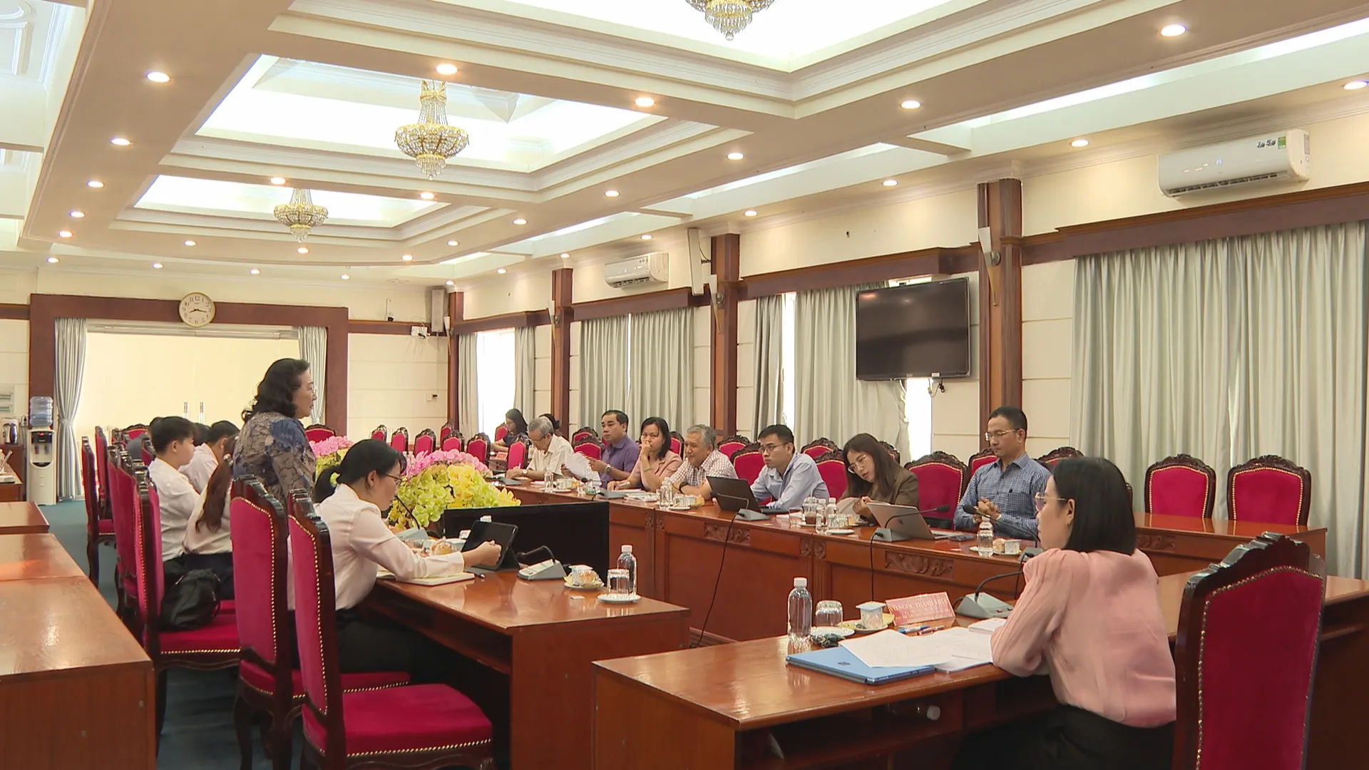 Thời sự HTV ngày 18/9/2026 | Góp ý dự án Luật Nuôi con nuôi: Bảo đảm tốt nhất quyền lợi của trẻ em - Ảnh 2. Thời sự HTV ngày 18/9/2026 | Góp ý dự án Luật Nuôi con nuôi: Bảo đảm tốt nhất quyền lợi của trẻ em - Ảnh 2.