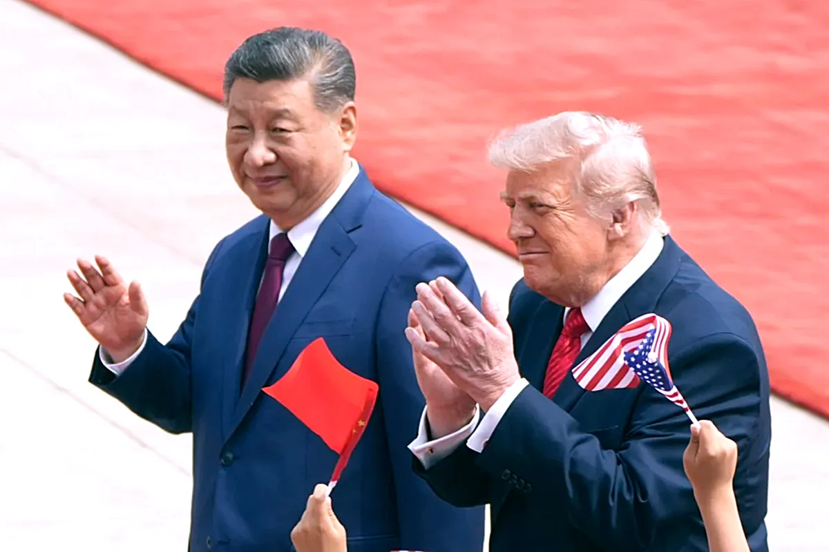 Chủ tịch Trung Quốc Tập Cận Bình tiếp đón Tổng thống Donald Trump trong lễ đón tiếp tại Đại lễ đường Nhân dân hồi tháng 5 - Ảnh AP