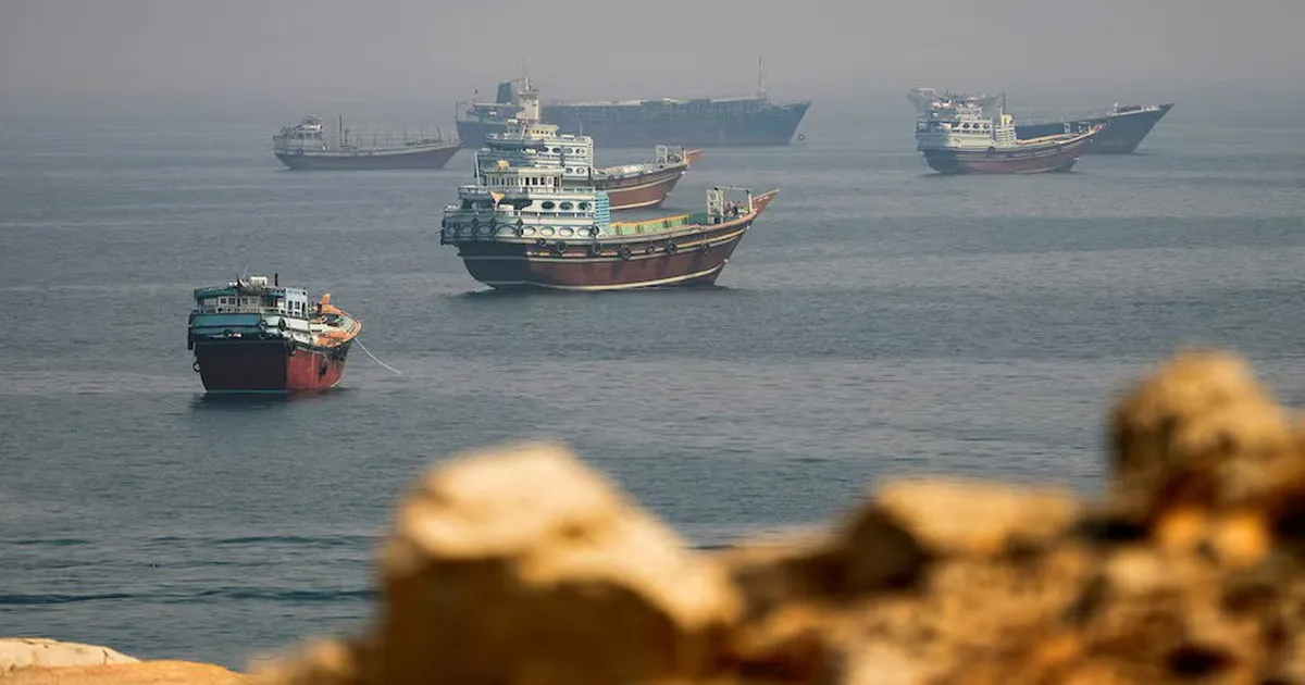 Mỹ phong tỏa hàng hải Iran: buộc hơn 100 tàu chở hàng quay đầu