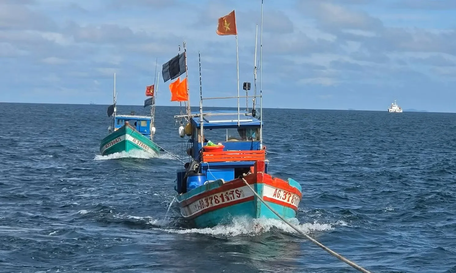 Nhắc nhở hơn 200 lượt tàu cá mất tín hiệu giám sát hành trình