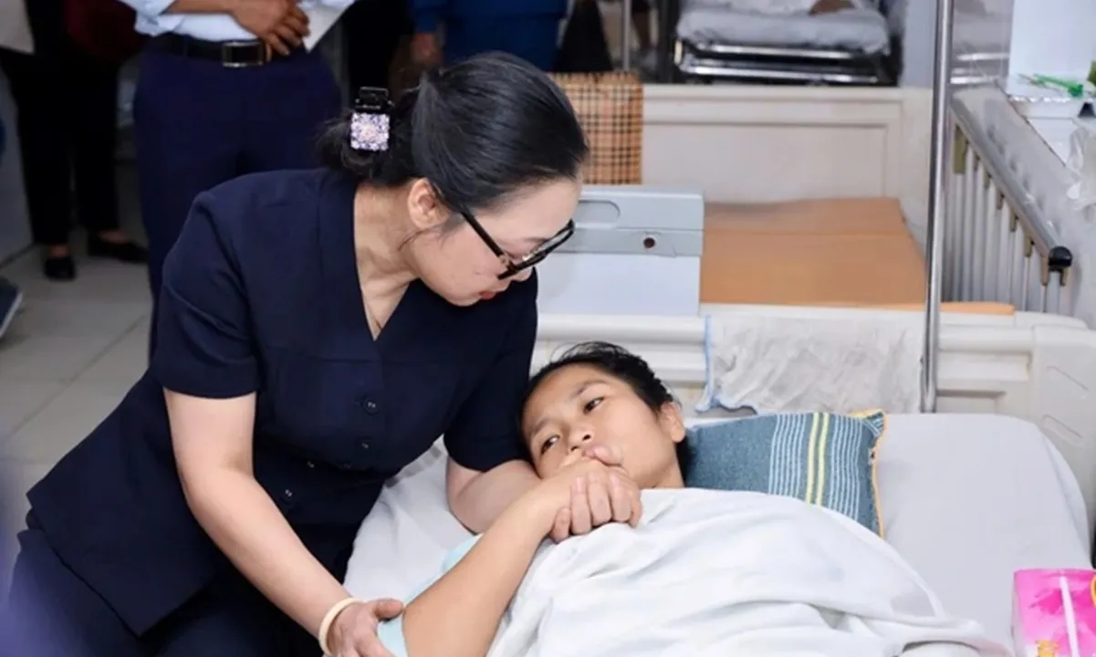 Cô giáo cứu học sinh nhận Huân chương dũng cảm