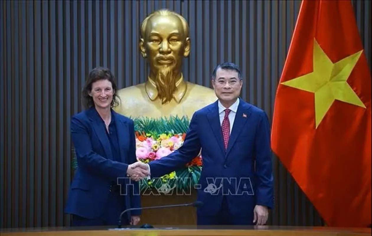 Thủ tướng Lê Minh Hưng tiếp bà Fiona Bassett, Tổng Giám đốc Điều hành FTSE Russell - Ảnh Dương Giang-TTXVN
