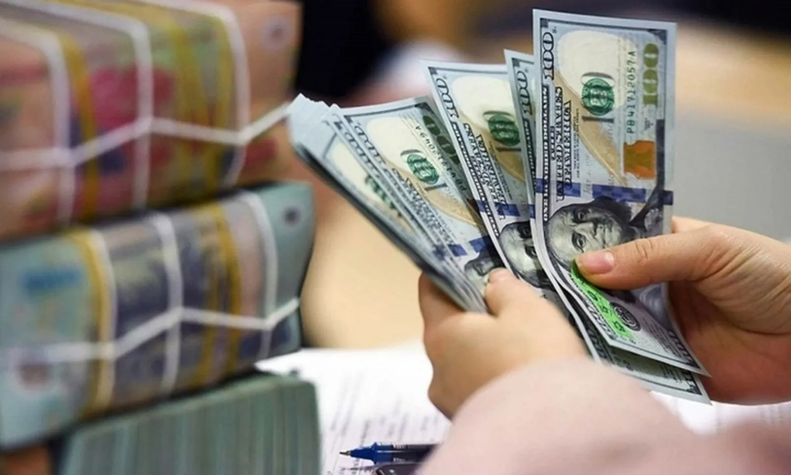 Tỷ giá hôm nay 19/9: USD bán ra 26.210 đồng
