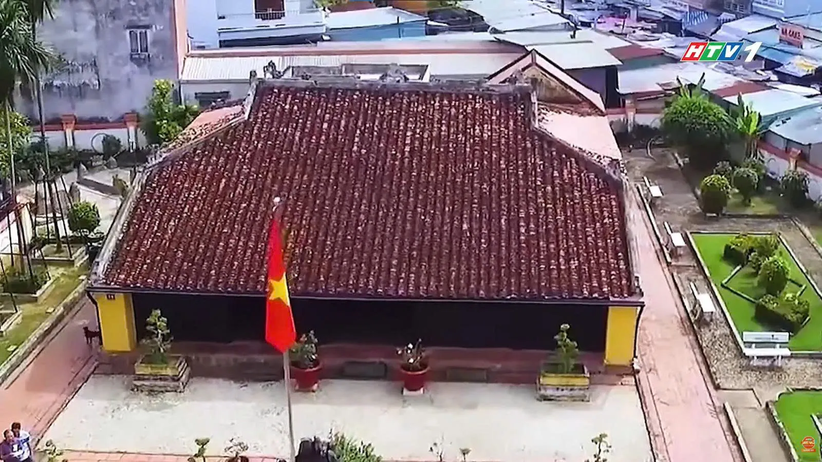 Những ngôi nhà cổ ở Đất Thủ từ nửa cuối thế kỷ 19 còn tồn tại đến nay phần lớn nhờ kết cấu bền chắc, sử dụng các loại gỗ quý như lim, căm xe
