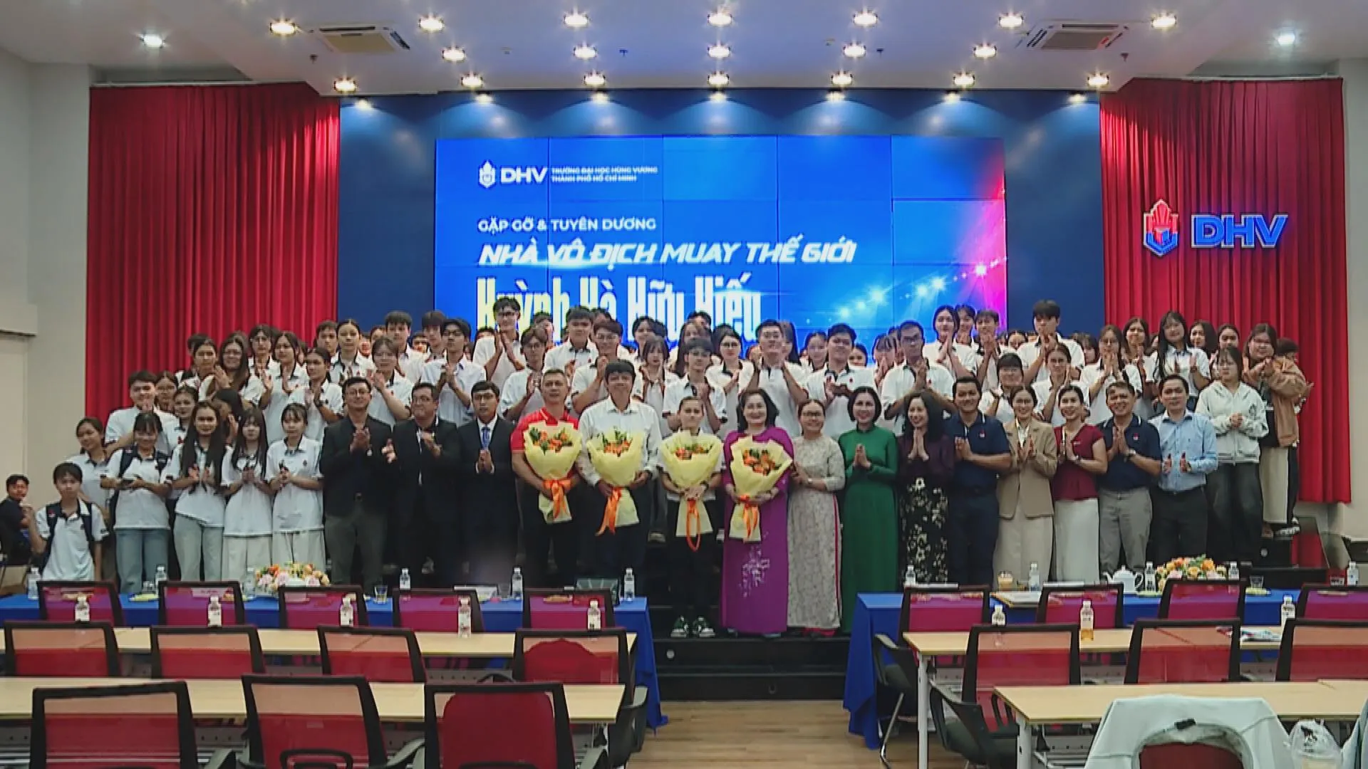 Thời sự trưa HTV ngày 19/9/2026 I Trao tặng nhiều công trình thể thao cho trẻ em đặc khu Côn Đảo - Ảnh 3. Thời sự trưa HTV ngày 19/9/2026 I Trao tặng nhiều công trình thể thao cho trẻ em đặc khu Côn Đảo - Ảnh 3.
