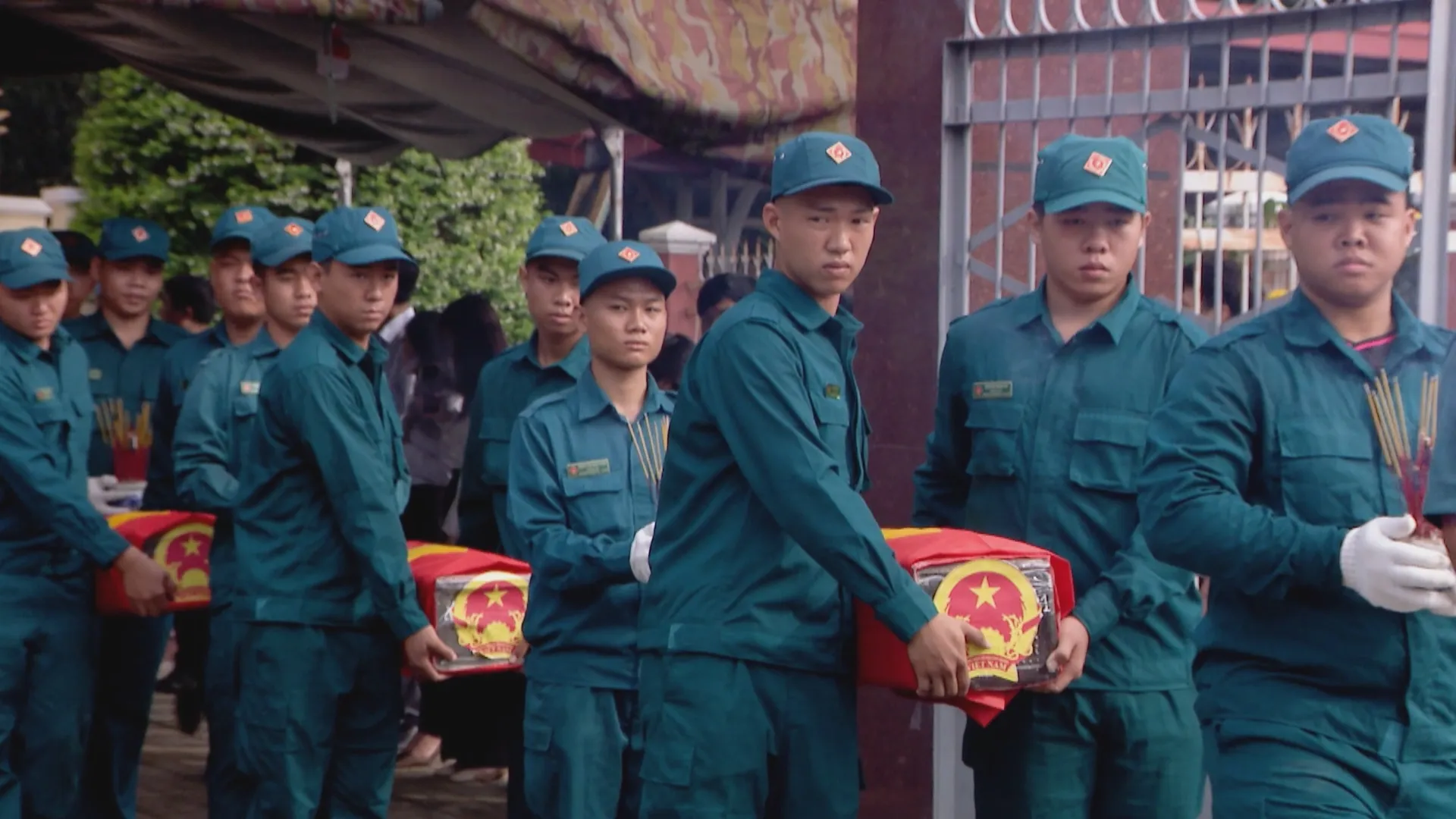 Lực lượng chức năng đã tổ chức tìm kiếm, quy tập và tổ chức lễ truy điệu, an táng 5 hài cốt liệt sĩ hy sinh cách đây gần 60 năm tại khu vực mộ tập thể ở ấp Lạc An 3, xã Thường Tân (thuộc huyện Bắc Tân Uyên, tỉnh Bình Dương trước đây)