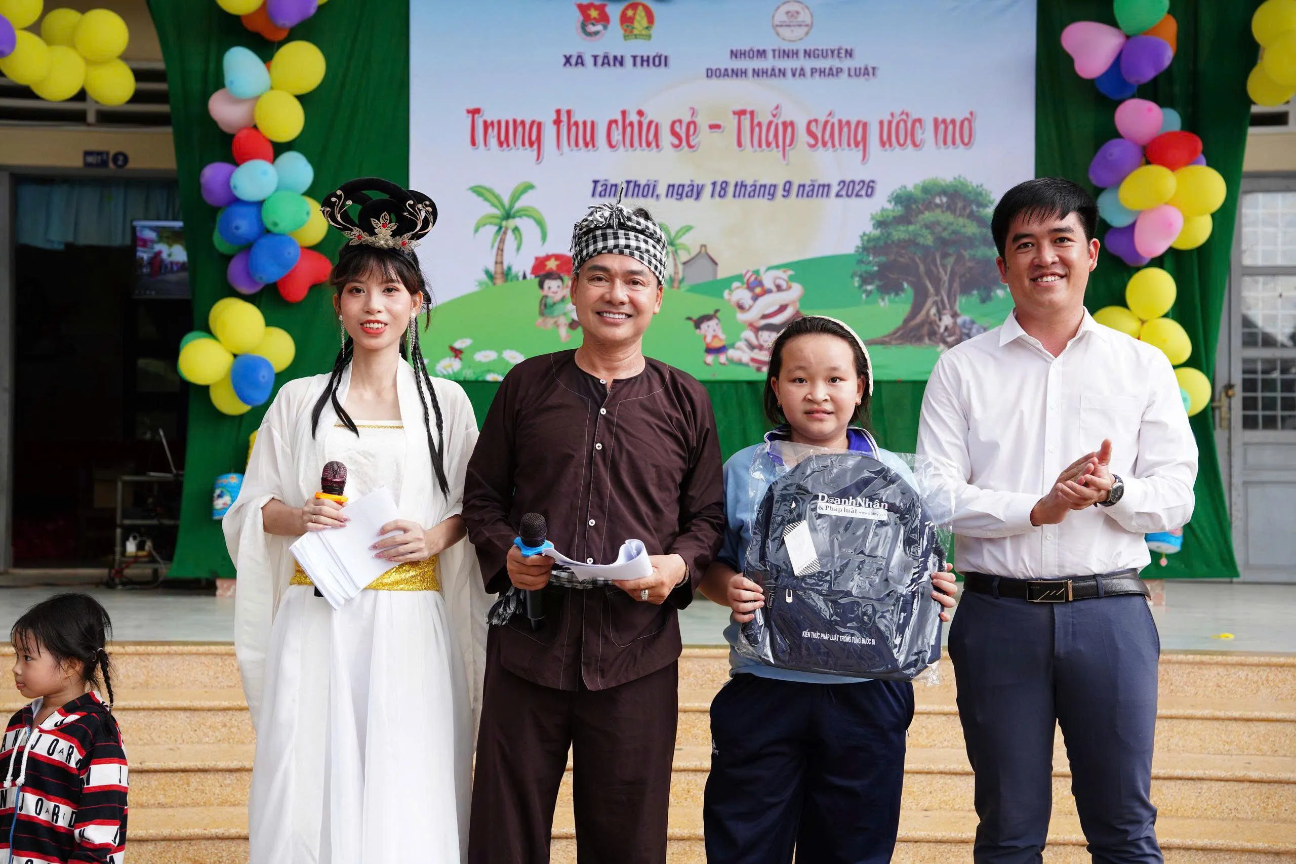 Trao 500 phần quà Trung thu đến học sinh Trường Tiểu học Tân Thới- Ảnh 13.