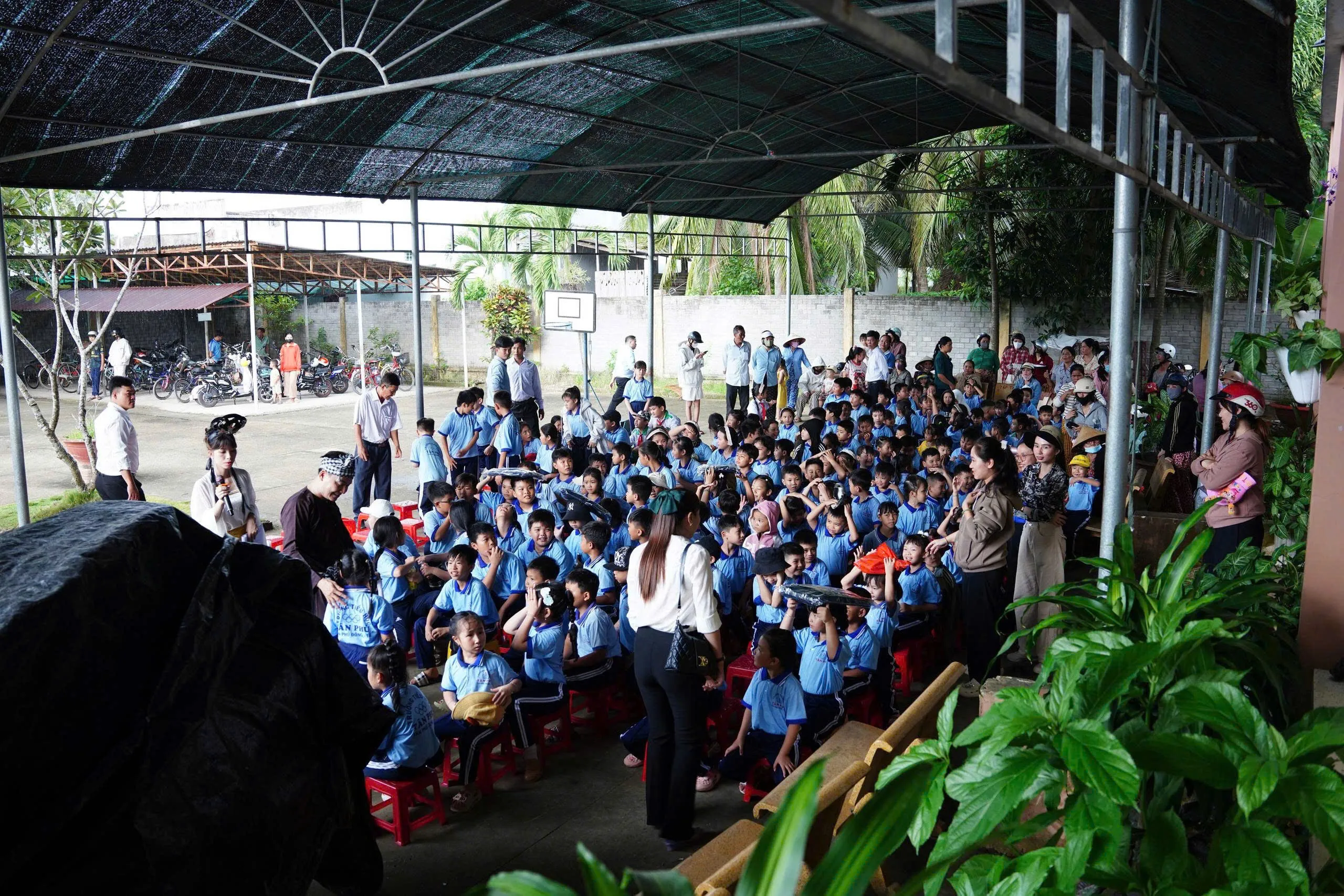 Trao 500 phần quà Trung thu đến học sinh Trường Tiểu học Tân Thới- Ảnh 9.