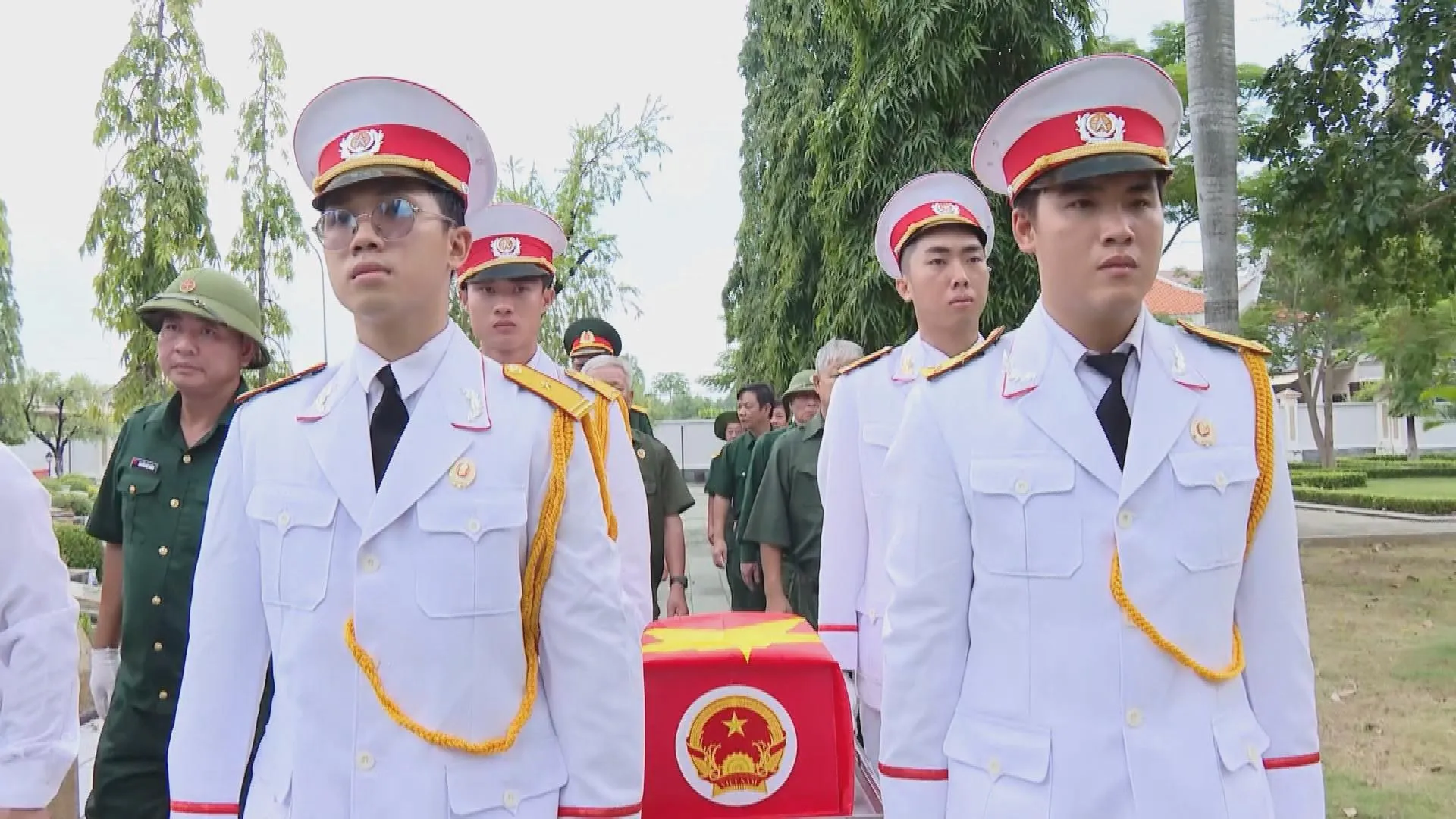 44 năm tìm kiếm, hành trình đưa liệt sĩ trở về với gia đình và quê hương - Ảnh 2.