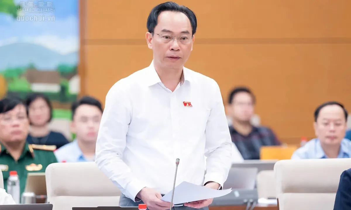 Bộ trưởng Bộ Giáo dục và Đào tạo giải trình nhiều nội dung quan trọng