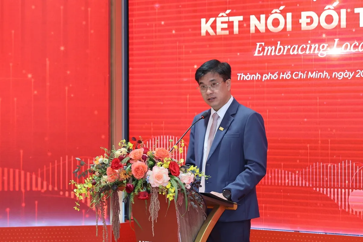 PGS.TS. Bùi Quang Hùng - Giám đốc UEH phát biểu