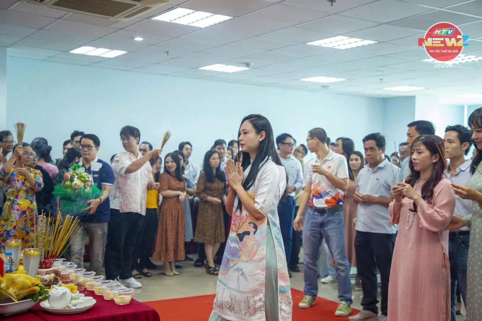 Đông đảo nghệ sĩ hội tụ tại HTV kỷ niệm Ngày Sân khấu Việt Nam (Ảnh: Đức Nhân, Kim Quyên)