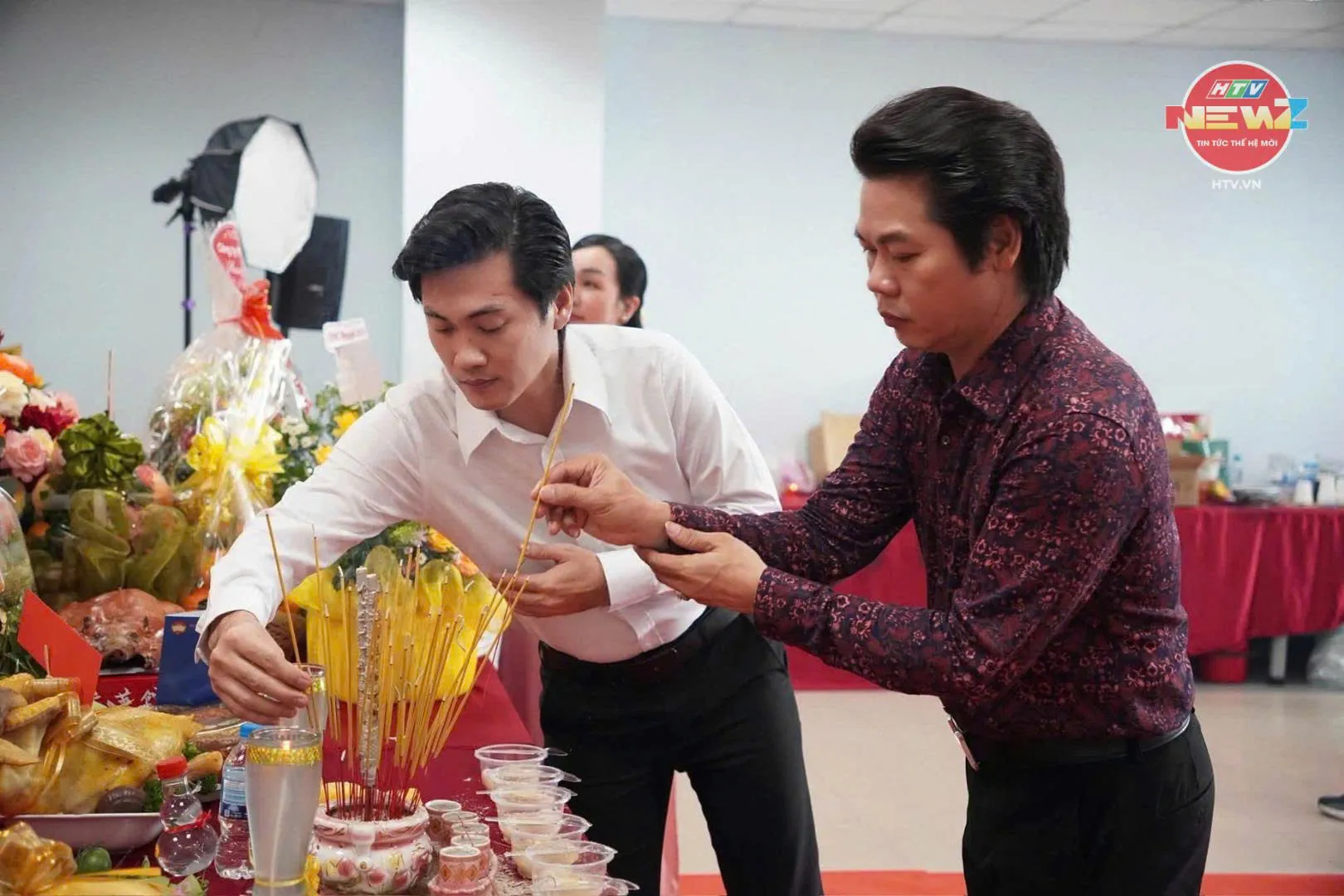 Đông đảo nghệ sĩ hội tụ tại HTV kỷ niệm Ngày Sân khấu Việt Nam (Ảnh: Đức Nhân, Kim Quyên)