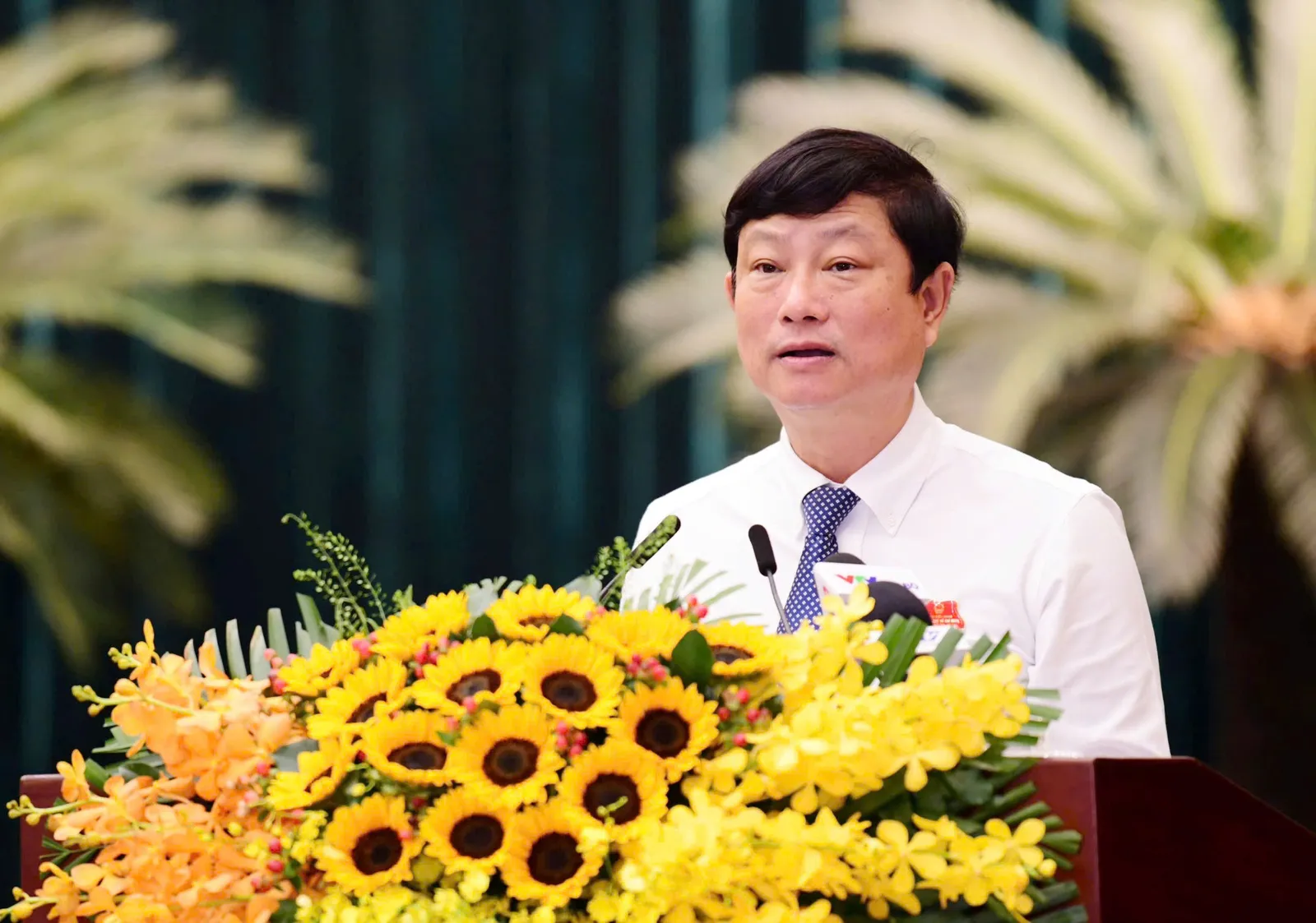 Khẩn trương đưa nghị quyết vào cuộc sống