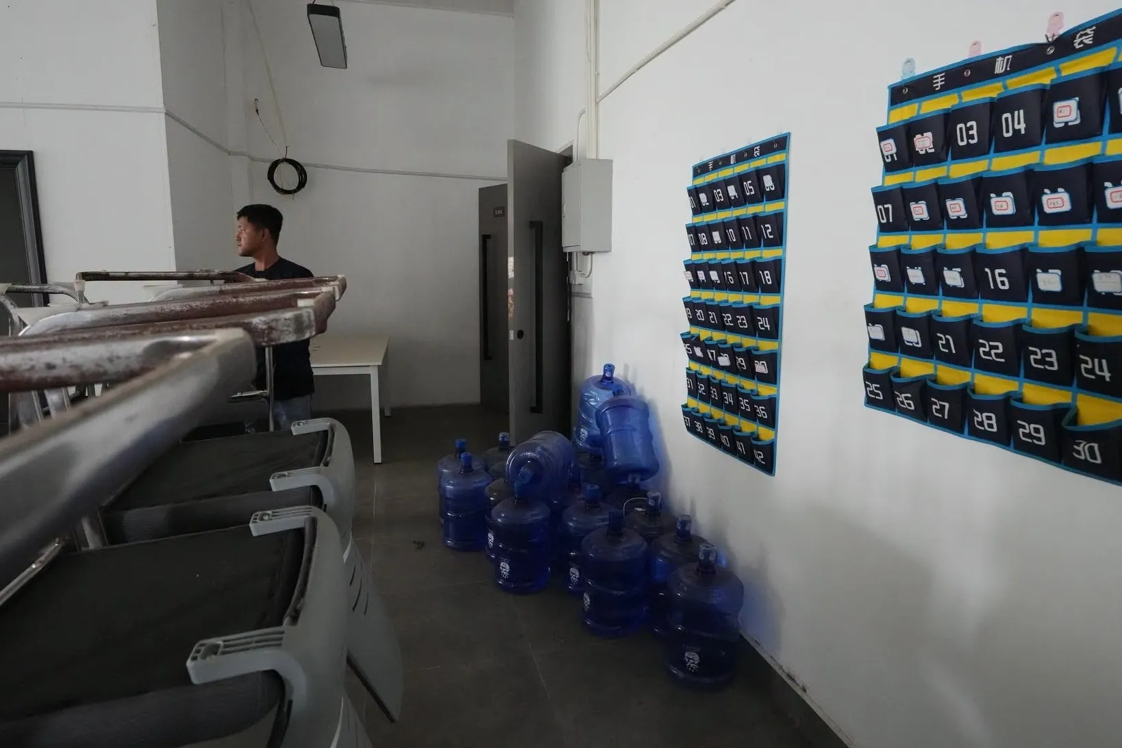 Bên trong khu phức hợp - Ảnh: AP