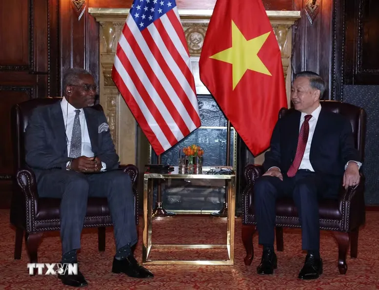 Tổng Bí thư, Chủ tịch nước Tô Lâm tiếp Hạ nghị sĩ Gregory Meeks, thành viên cao cấp Ủy ban Đối ngoại, Ủy ban Dịch vụ tài chính Hạ viện Hoa Kỳ - Ảnh: TTXVN