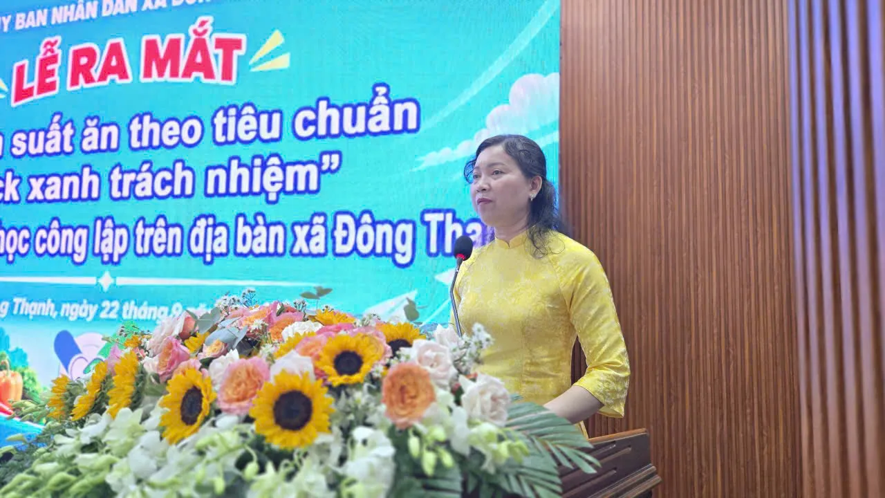 Cô Nguyễn Thu Hoài - Hiệu trưởng trường Mầm non Bông Sen chia sẻ kinh nghiệm thực hiện tick xanh trách nhiệm - Ảnh Bá Nam