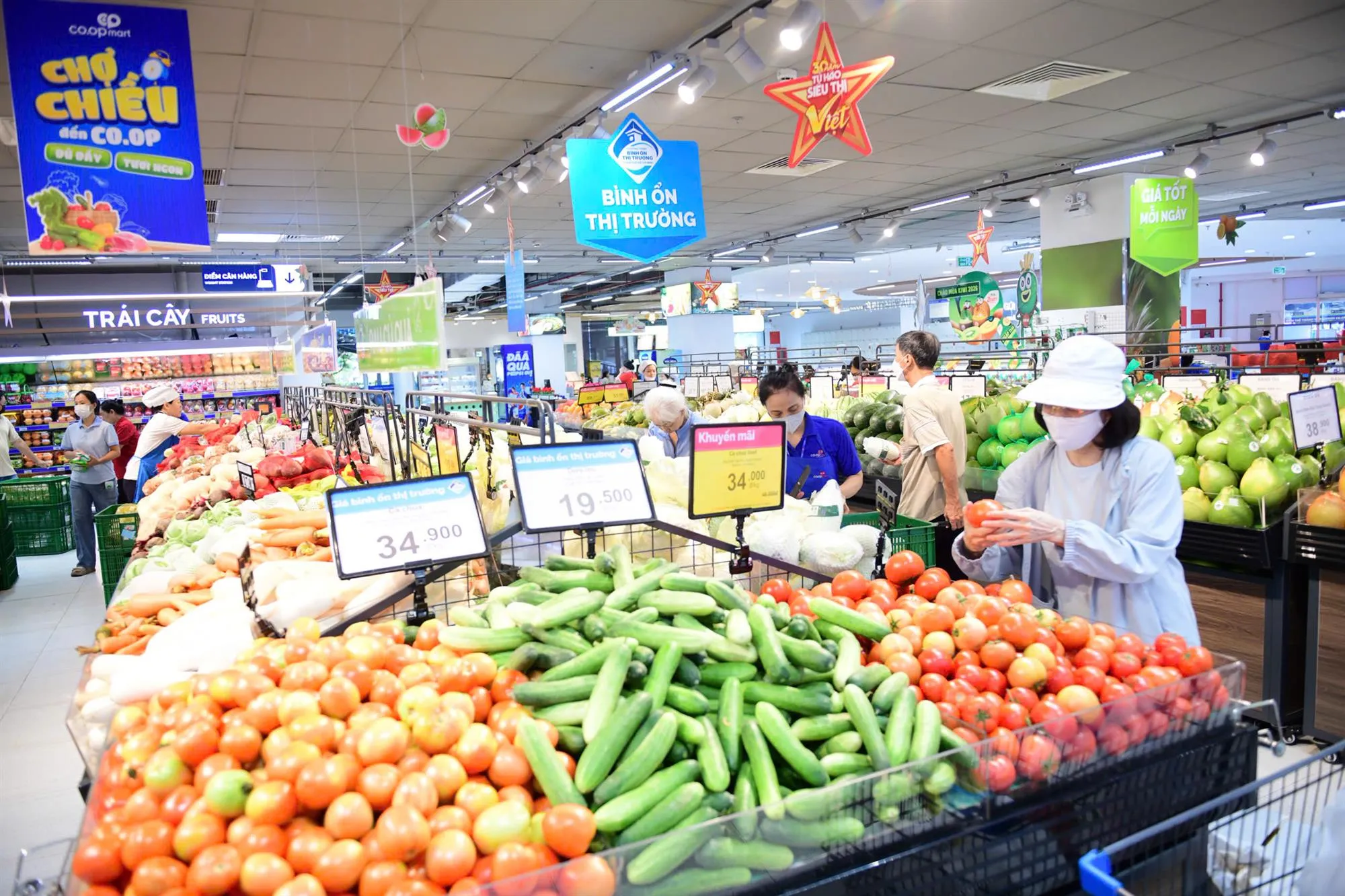 nguyên liệu và quy trình được quản lý nghiêm ngặt nhằm đảm bảo an toàn vệ sinh thực phẩm cho các em học sinh