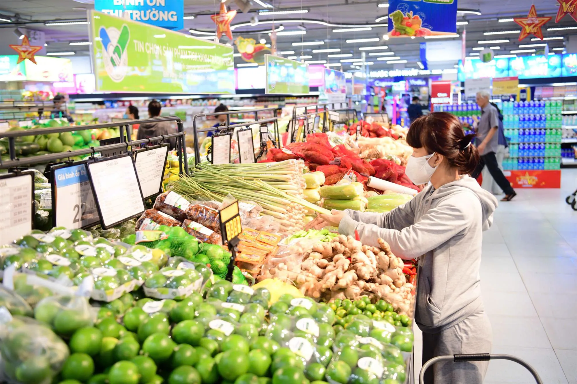 Tất cả nguyên liệu sử dụng nguồn hàng từ hệ thống Saigon Co.op, trong đó chú trọng các sản phẩm mang _Tick xanh trách nhiệm_ và các sản phẩm có nguồn gốc rõ ràng