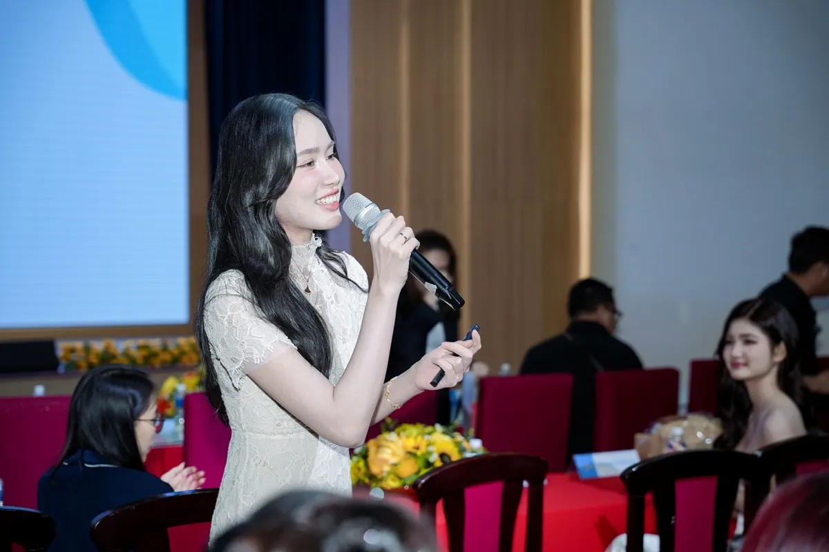 Á hậu Phương Anh chia sẻ