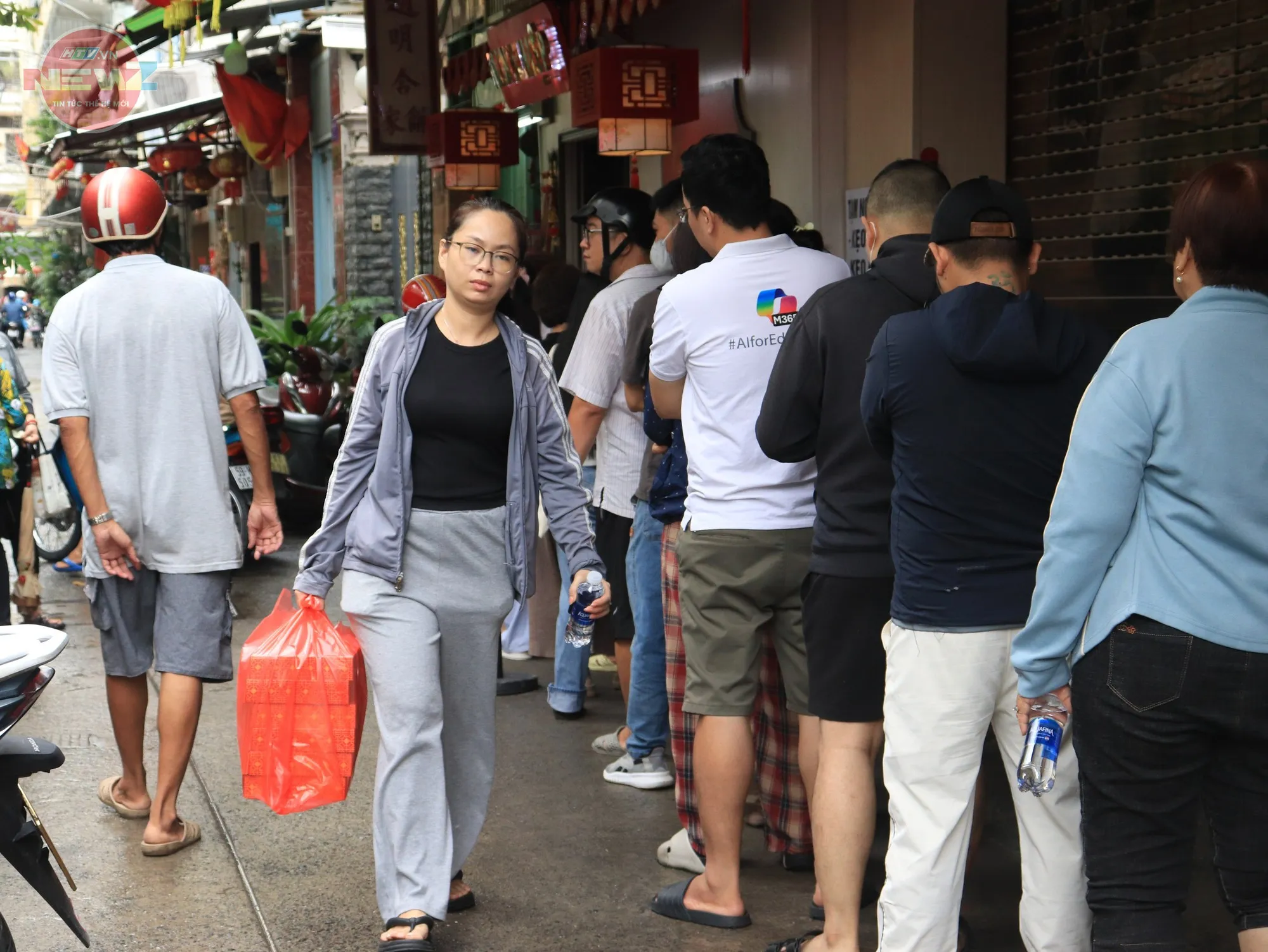 Sau nghìn lớp bánh, sau bốn thế hệ truyền nghề - Ảnh 34. Sau nghìn lớp bánh, sau bốn thế hệ truyền nghề - Ảnh 34.