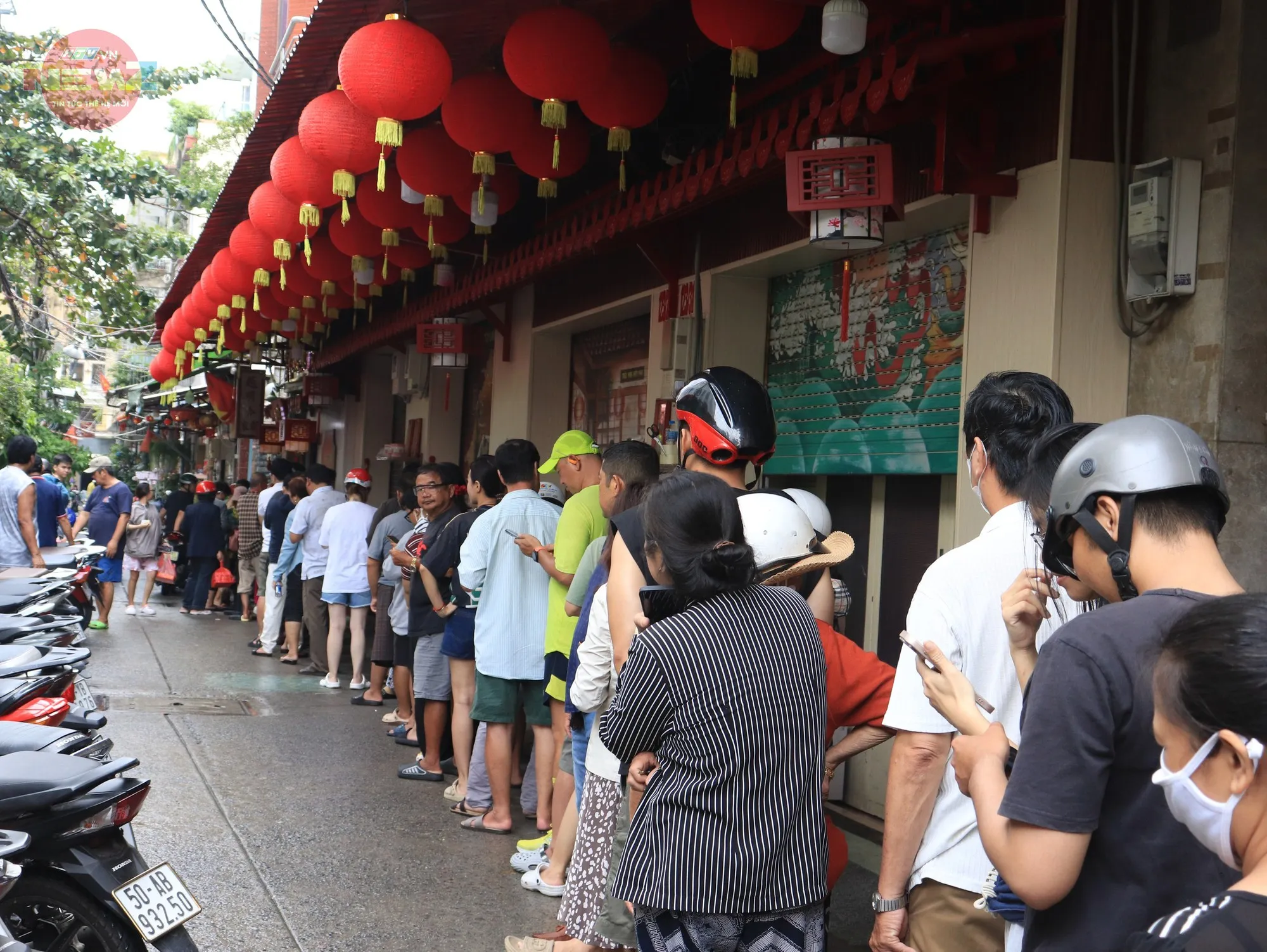 Sau nghìn lớp bánh, sau bốn thế hệ truyền nghề - Ảnh 35. Sau nghìn lớp bánh, sau bốn thế hệ truyền nghề - Ảnh 35.