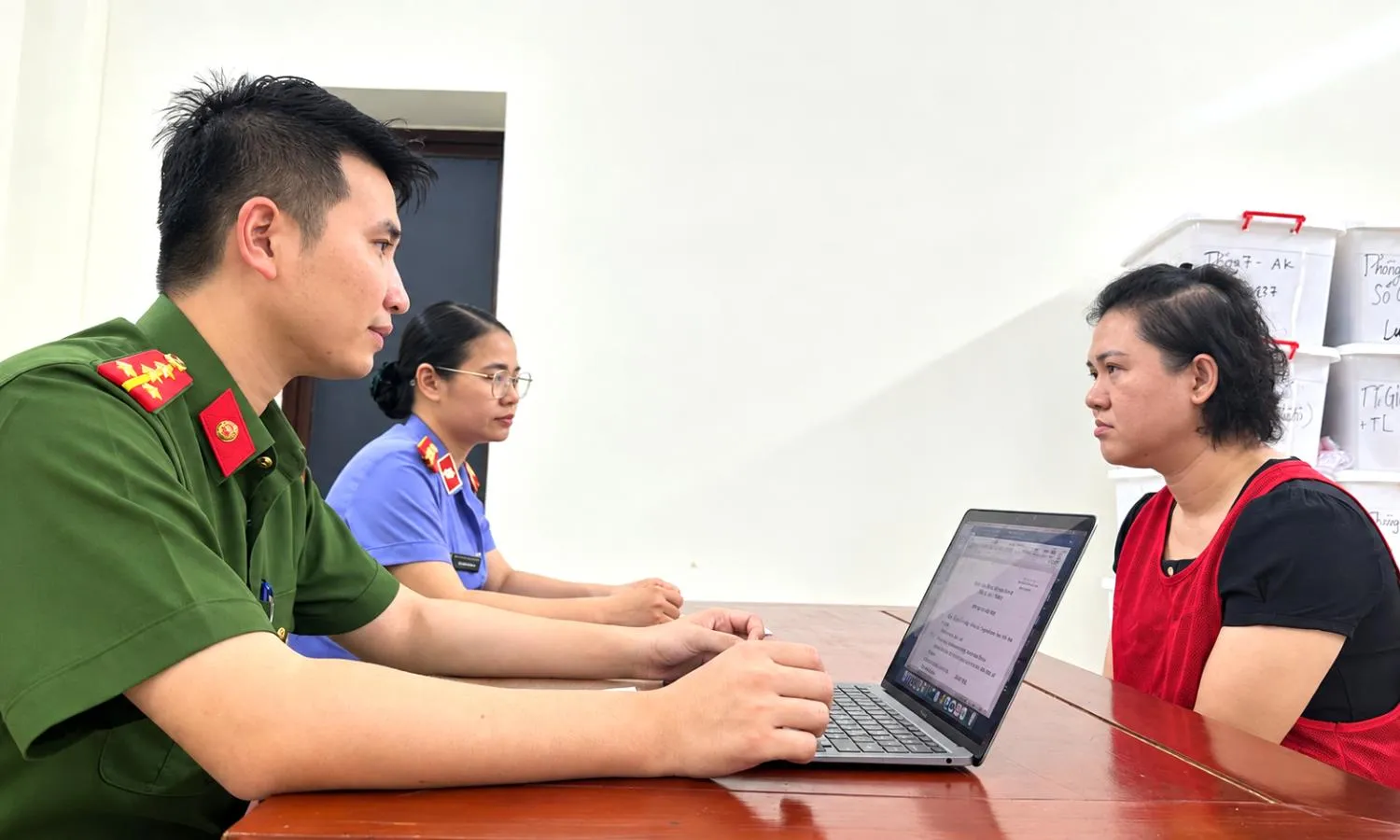 Gần 20 triệu mỹ phẩm giả bị thu giữ