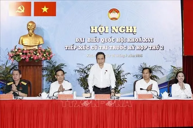 Chủ tịch Quốc hội Trần Thanh Mẫn dự Hội nghị đại biểu Quốc hội khoá XVI tiếp xúc cử tri trước Kỳ họp thứ 2, tại phường Xuân Hoà, Thành phố Hồ Chí Minh. Ảnh: Doãn Tấn/TTXVN