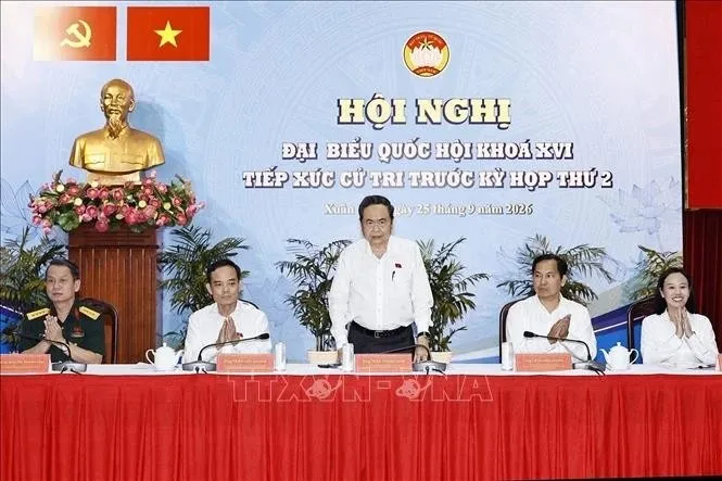 Chủ tịch Quốc hội Trần Thanh Mẫn tiếp xúc cử tri TP. Hồ Chí Minh