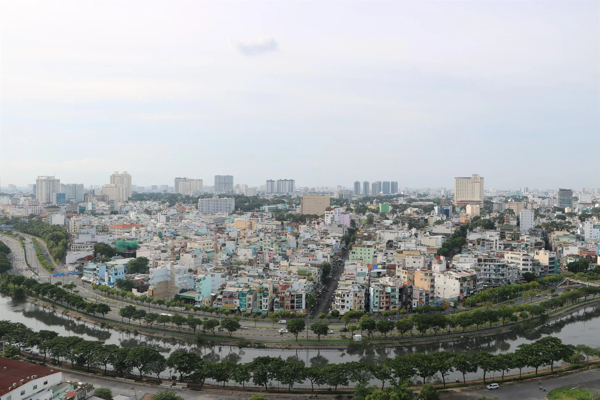 TP. Hồ Chí Minh là thị trường lớn về nhà ở nhưng do vướng mắc nên nhiều dự án không thể cung cấp nhà ở theo đúng cam kết với khách hàng.