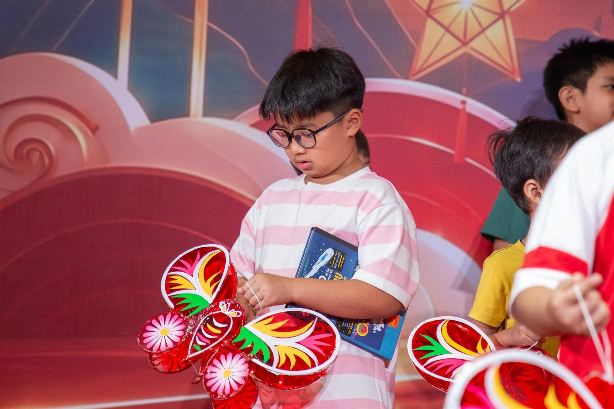 Các em thiếu nhi hào hứng tham gia với những trò chơi trong chương trình