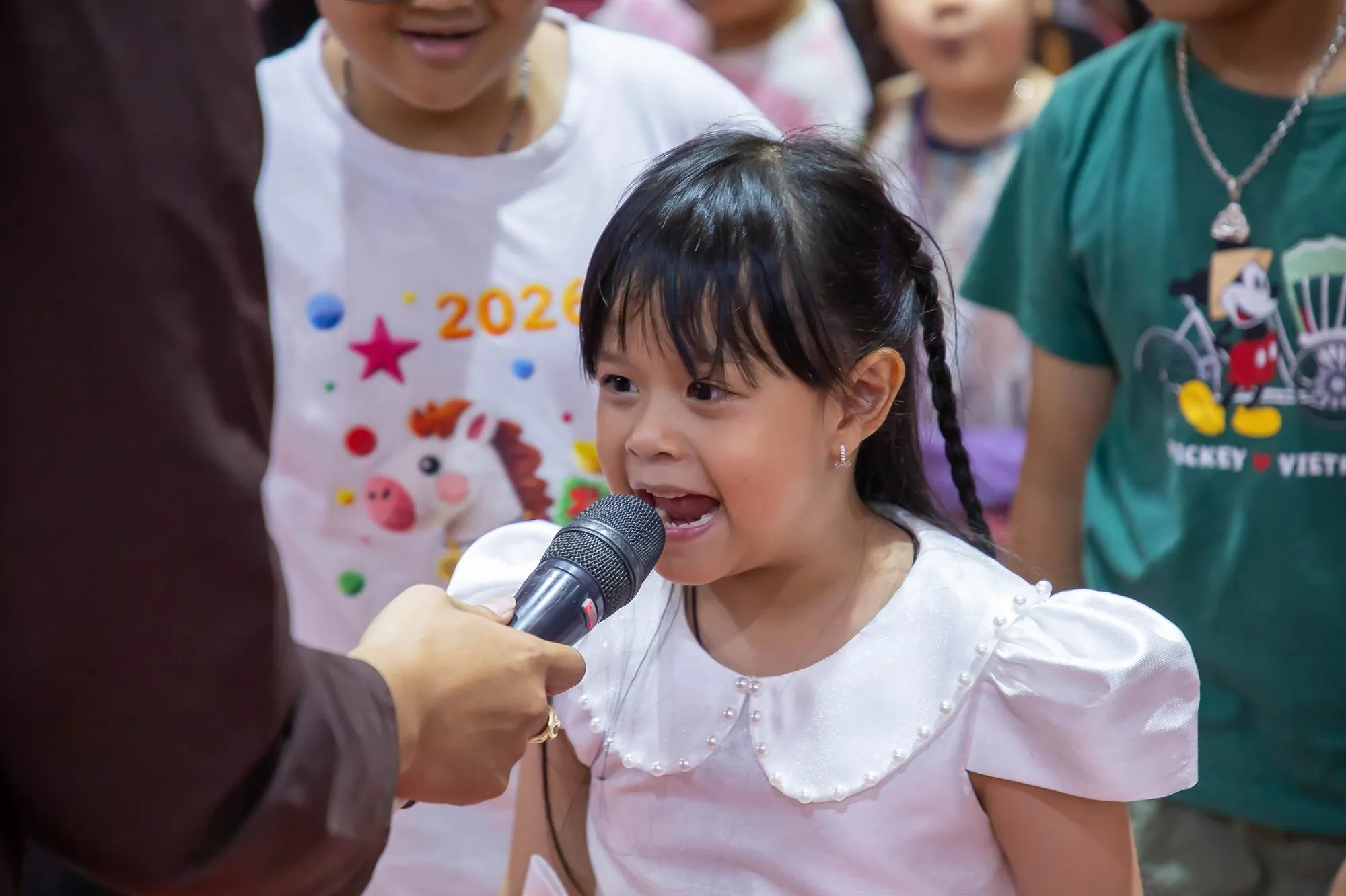 Các em thiếu nhi hào hứng tham gia với những trò chơi trong chương trình