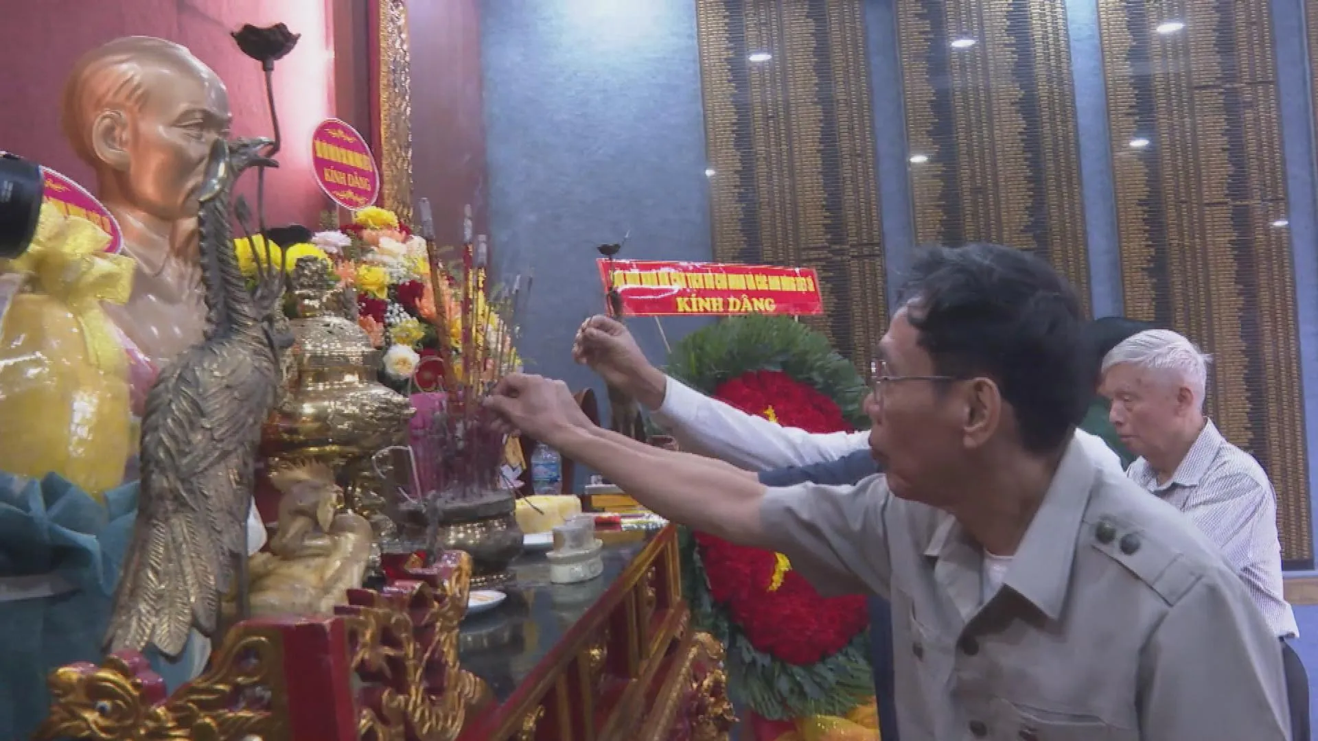 Nguyên lãnh đạo Bộ Tư lệnh Quân đoàn 4 và Sư đoàn 309 qua các thời kỳ thăm đơn vị nhân 48 năm Ngày truyền thống