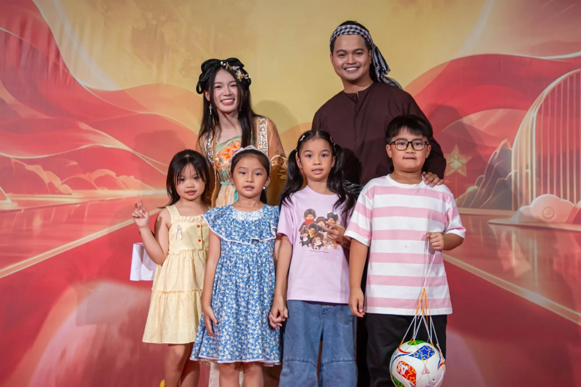 Những gia đình nhỏ cùng nhau tạo nên những kỷ niệm đáng nhớ trong mùa Trung thu