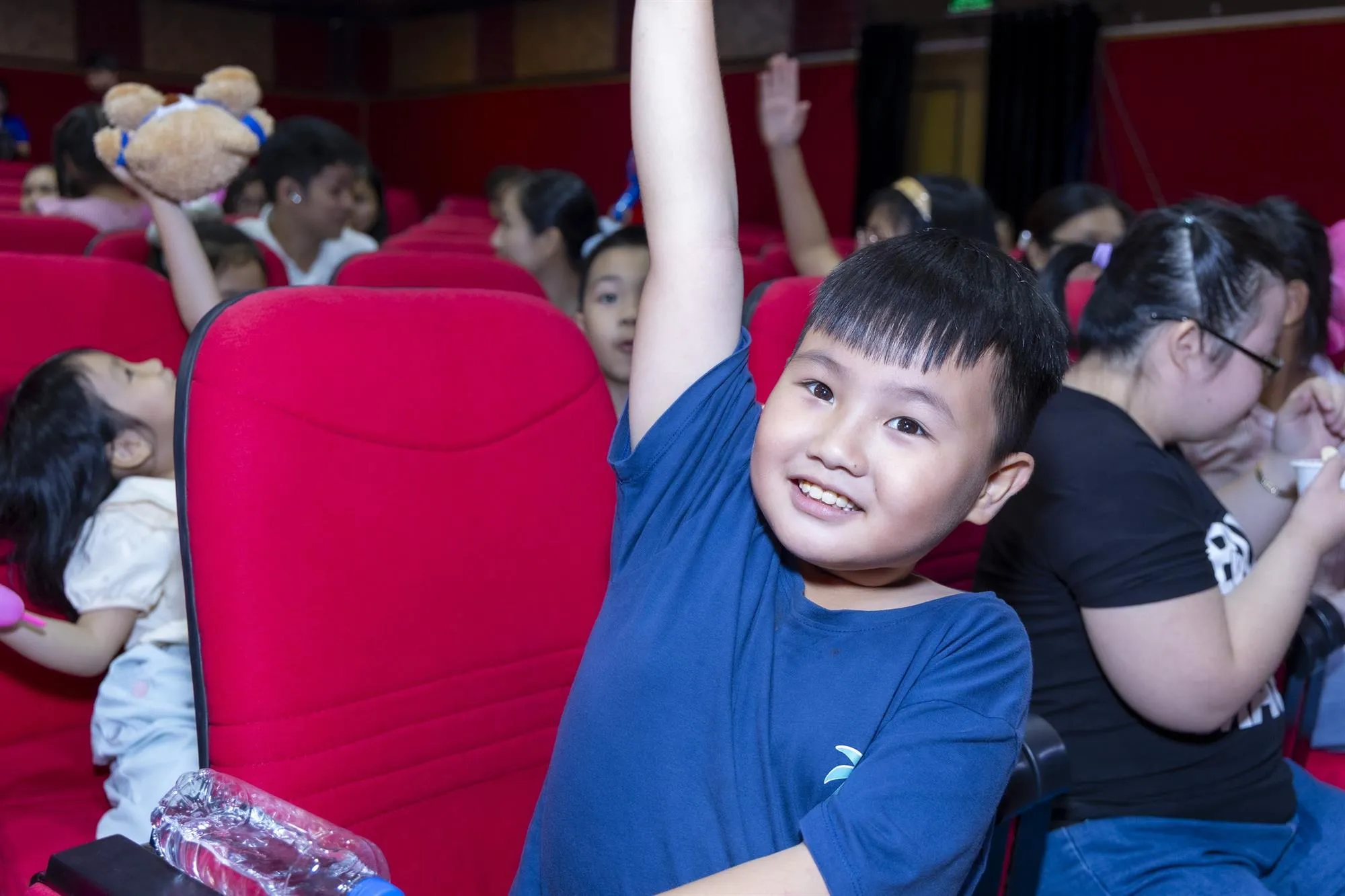 Những nụ cười rạng rỡ của các em nhỏ trong ngày hội Trung thu