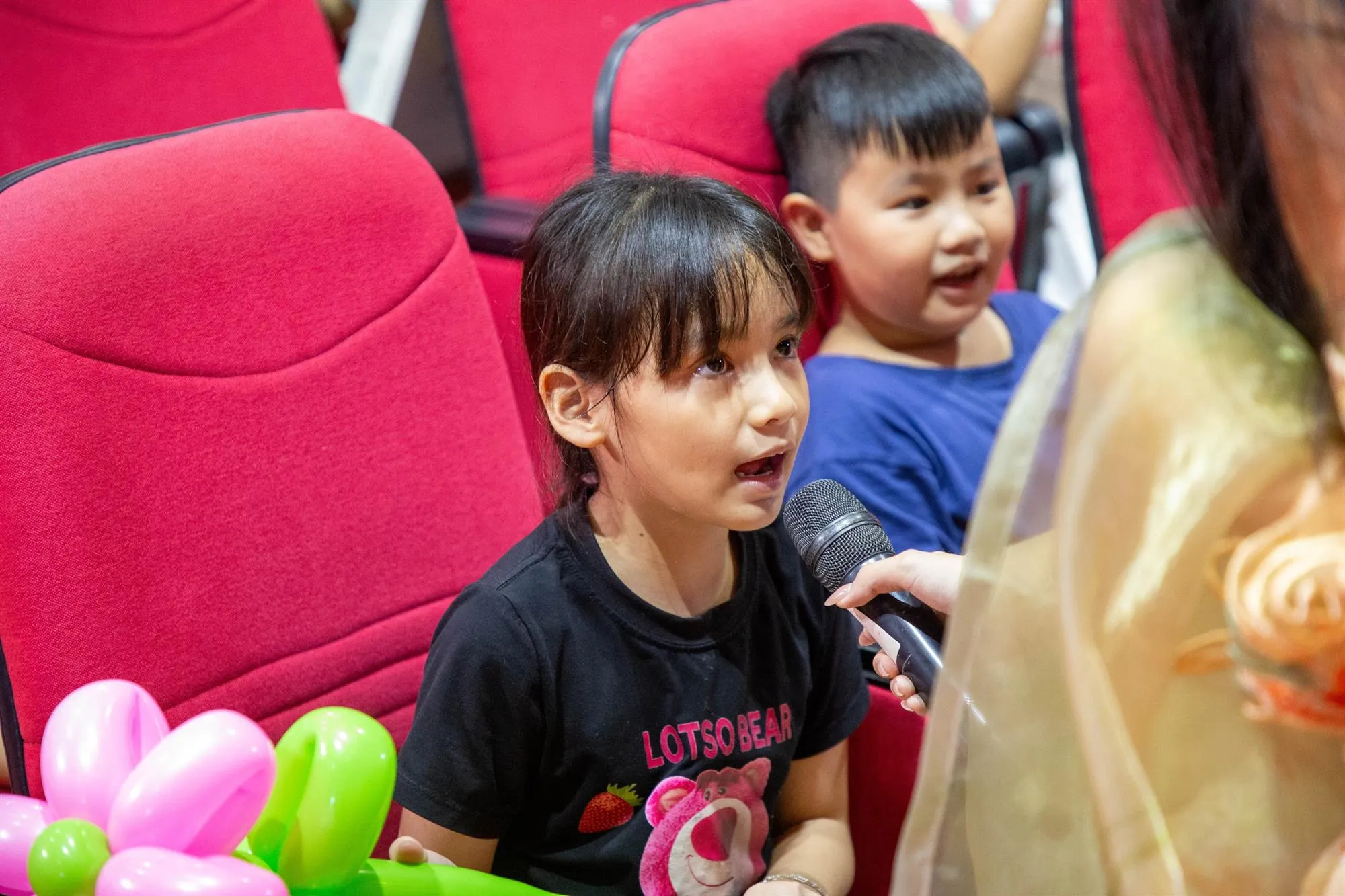 Những nụ cười rạng rỡ của các em nhỏ trong ngày hội Trung thu