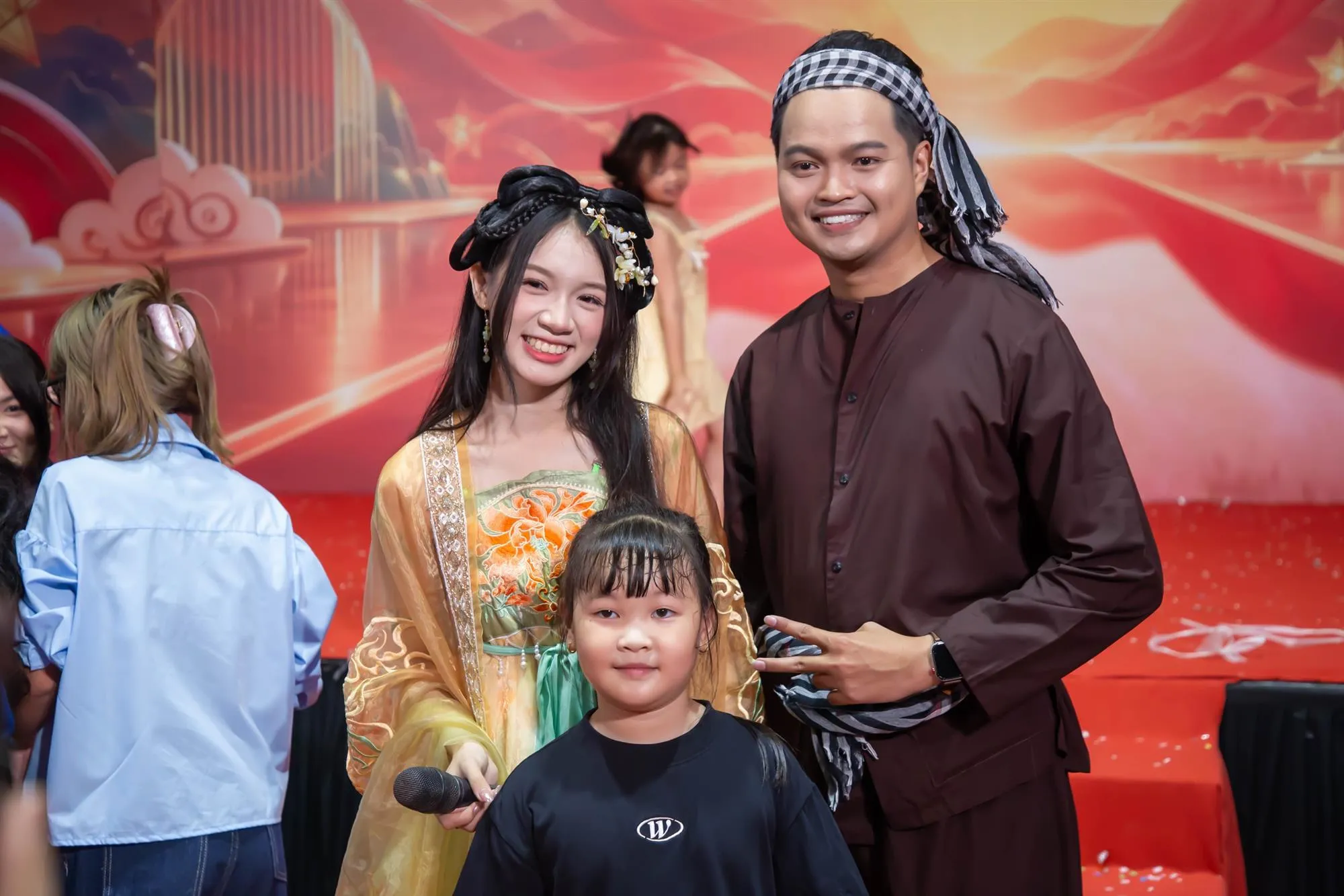 Những nụ cười rạng rỡ của các em nhỏ trong ngày hội Trung thu