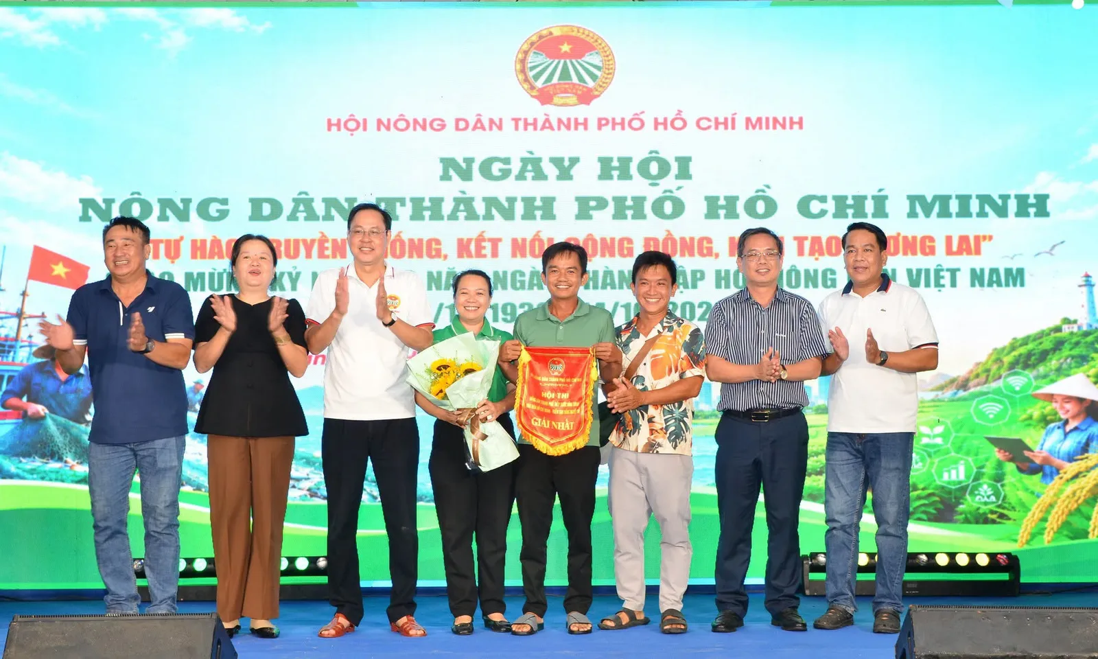 Nông dân TP. Hồ Chí Minh ứng dụng công nghệ số, livestream bán nông sản