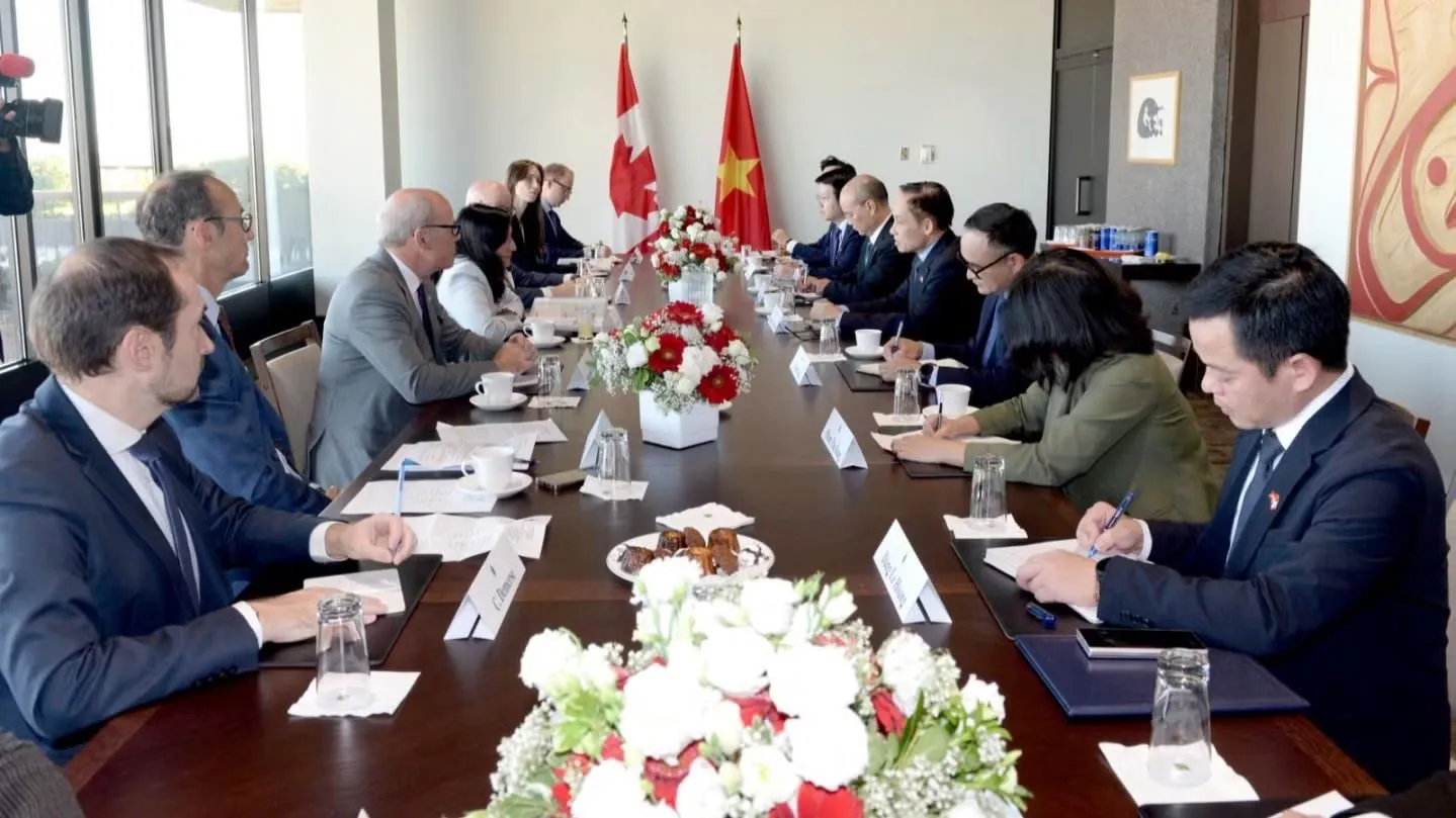 btng-hoi-dam-voi-btng-canada-8258.jpg Quang cảnh cuộc hội đàm - Ảnh: Bộ Ngoại giao Việt Nam
