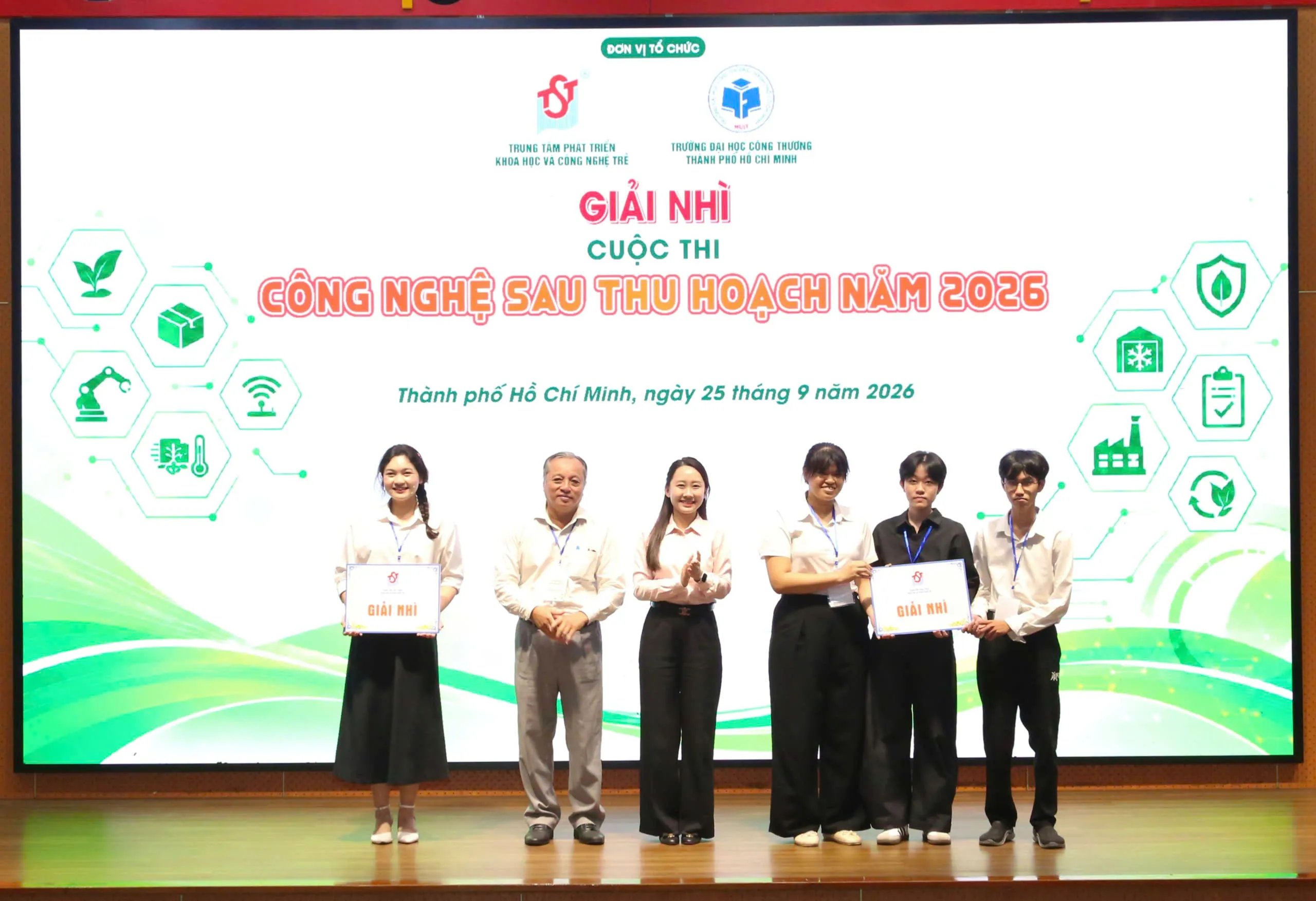 Trao 2 giải Nhì cho bảng A và B của Cuộc thi Công nghệ sau thu hoạch năm 2026 - Ảnh Bá Nam