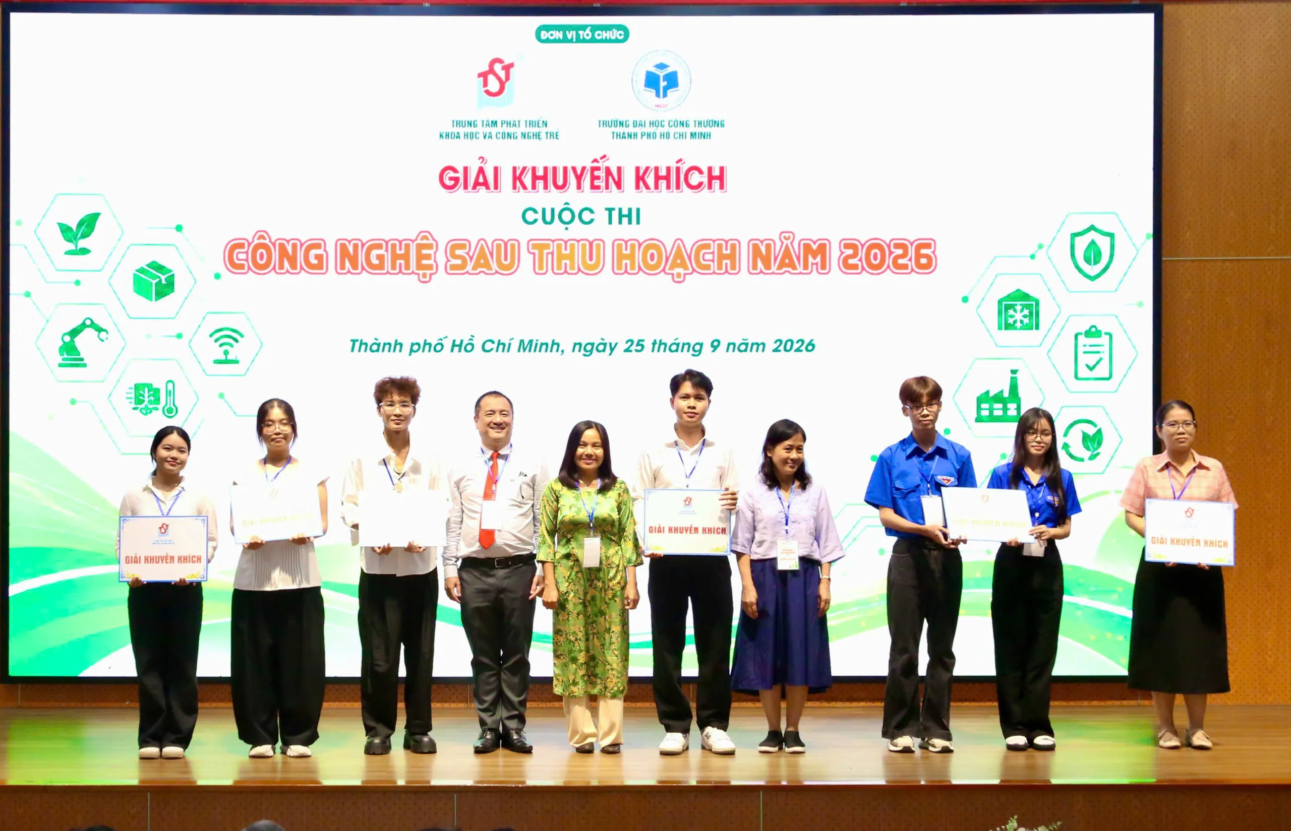 Trao 5 giải Khuyến khích cho bảng A và B của Cuộc thi Công nghệ sau thu hoạch năm 2026 - Ảnh Bá Nam