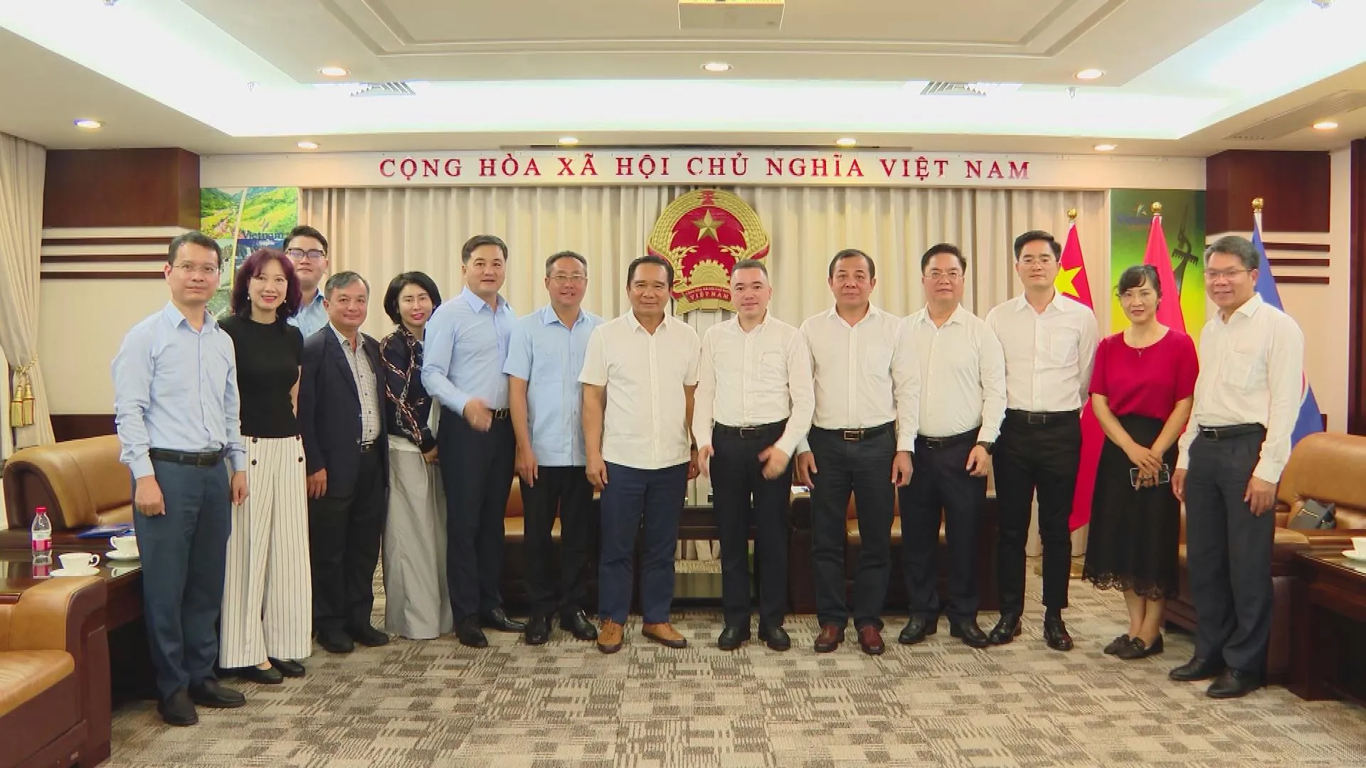 Chủ tịch UBND TP. Hồ Chí Minh Nguyễn Văn Được thăm Tổng Lãnh sự quán Việt Nam tại Thượng Hải, Trung Quốc | Thời sự HTV ngày 27/9/2026- Ảnh 1.