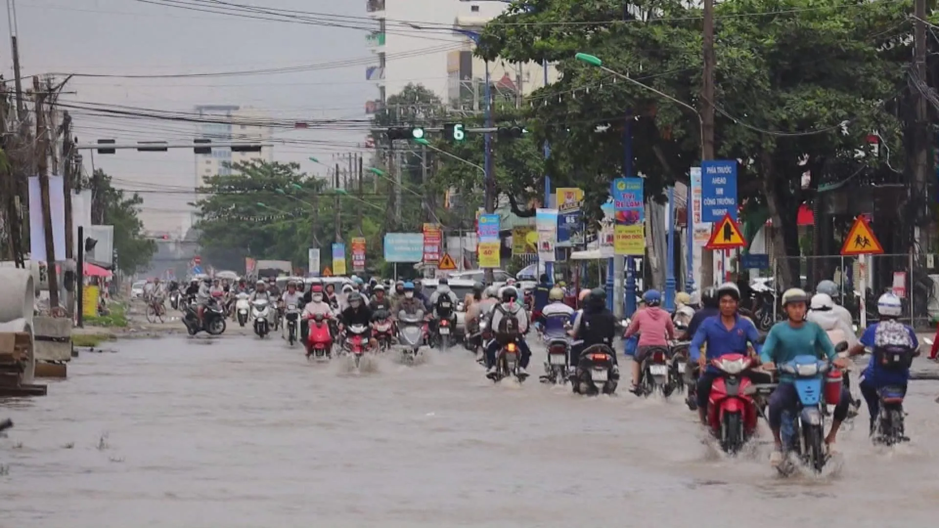 Cần Thơ: Triều cường lên báo động 3, nhiều nơi bị ngập  - Ảnh 1.