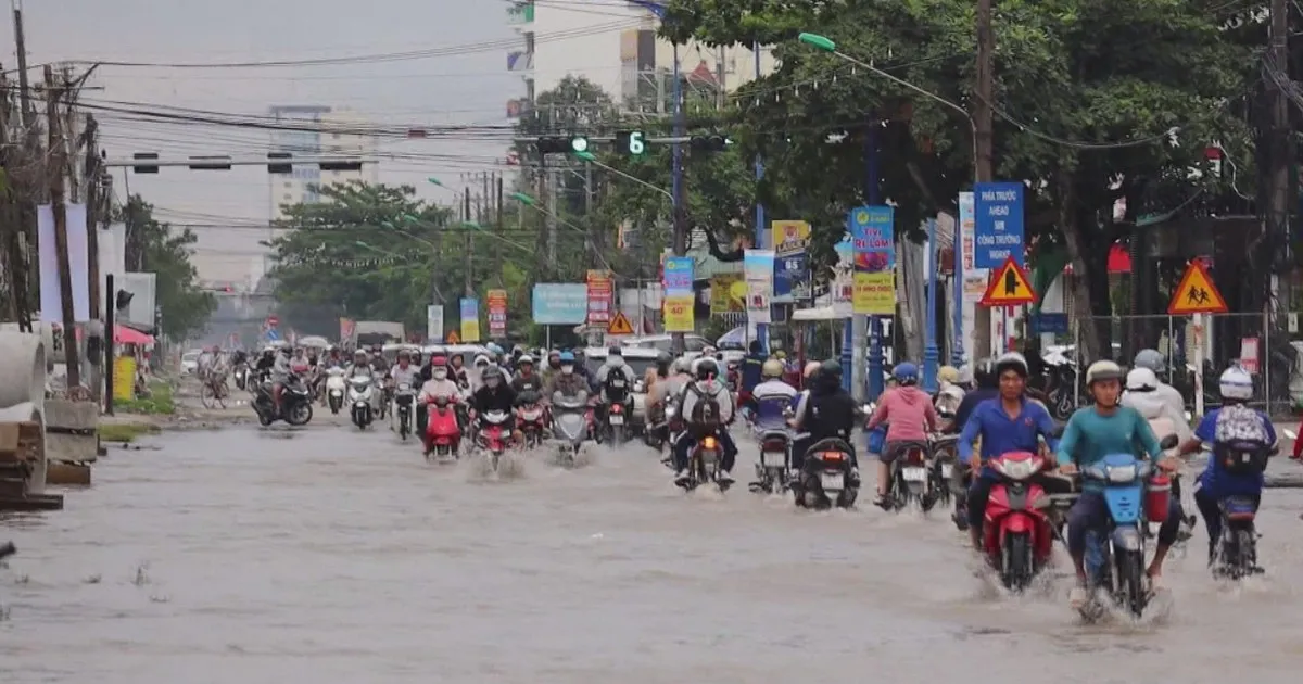 Cần Thơ: Triều cường lên báo động III, nhiều nơi bị ngập